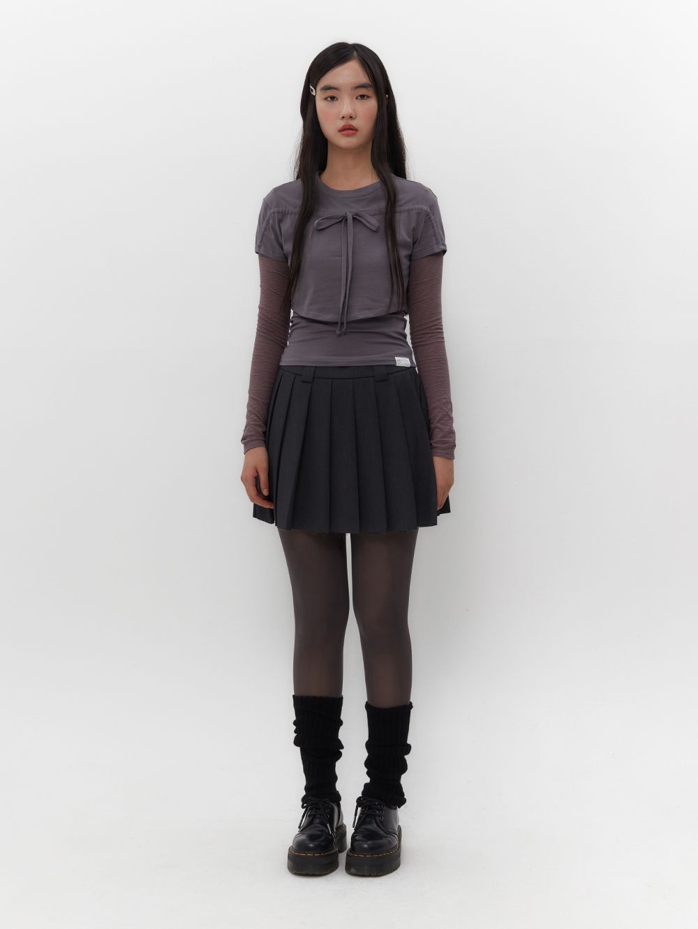 【韓国TUOMIO トゥオミオ】TM SYMBOL PLEATS SKIRT MUSINSA | TUOMIO TM SYMBOL PLEATS SKIRT [CHARCOAL]