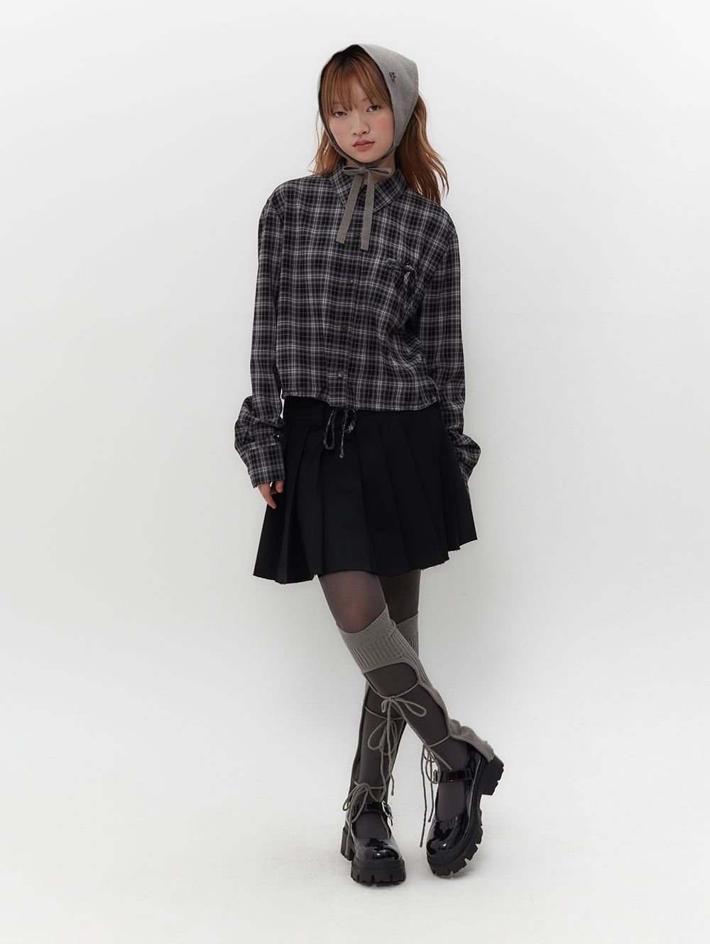 ★AESPA KARINA 着用★ TUOMIO TM SYMBOL PLEATS SKIRT 2colors MUSINSA | TUOMIO TM SYMBOL PLEATS SKIRT [BLACK]