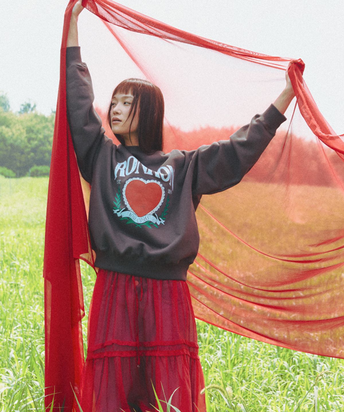 론론(RONRON) RONRON HEART LAUREL SWEATSHIRTS CHARCOAL
