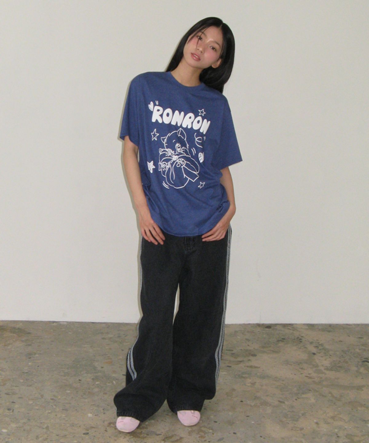 론론(RONRON) EMBO KITSCH CAT OVER FIT T SHIRT VINTAGE BLUE