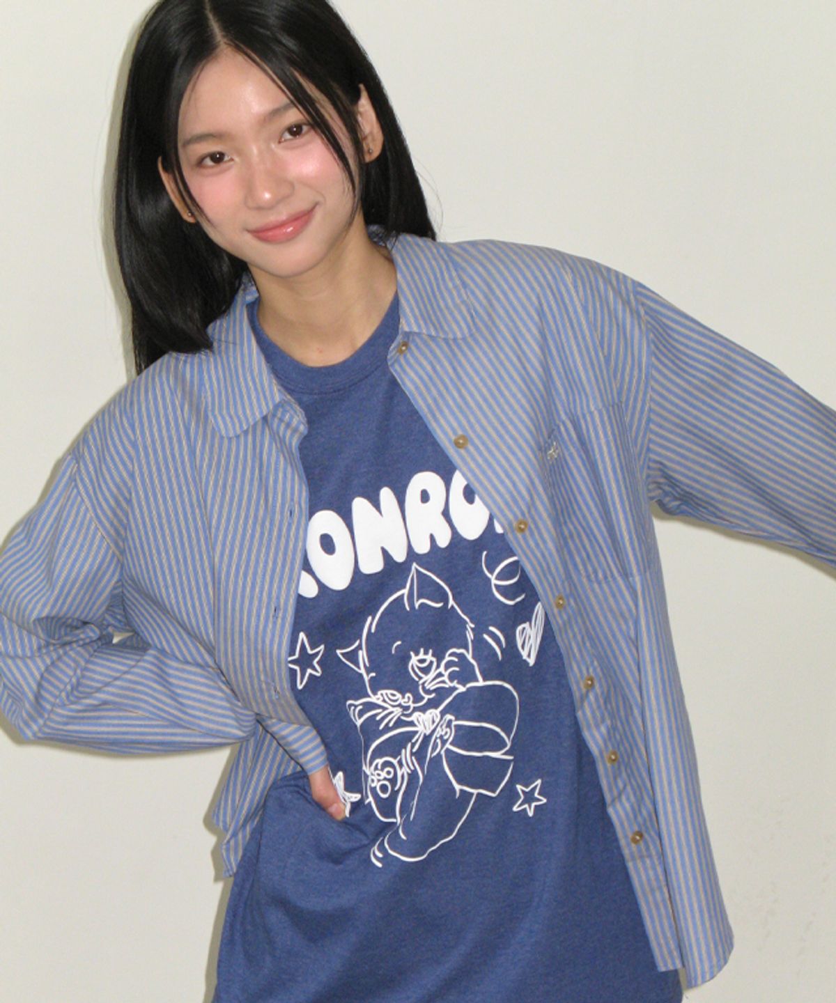 론론(RONRON) EMBO KITSCH CAT OVER FIT T SHIRT VINTAGE BLUE