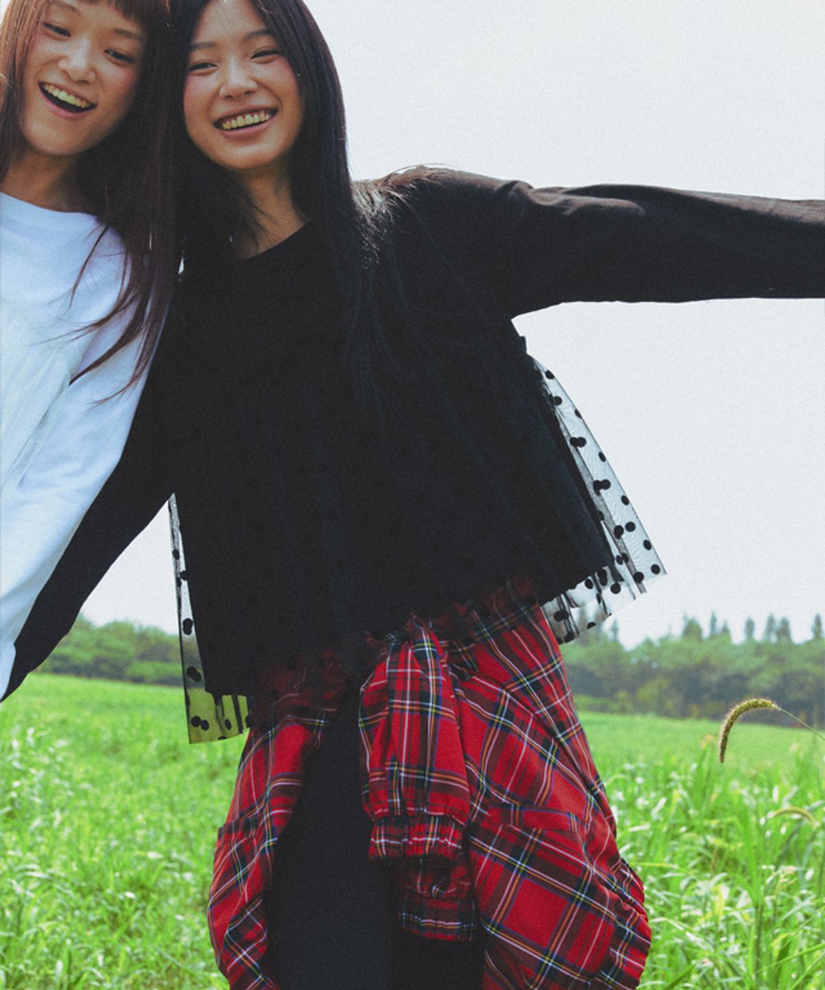 론론(RONRON) SHEER LAYERED LONG SLEEVE DOT BLACK
