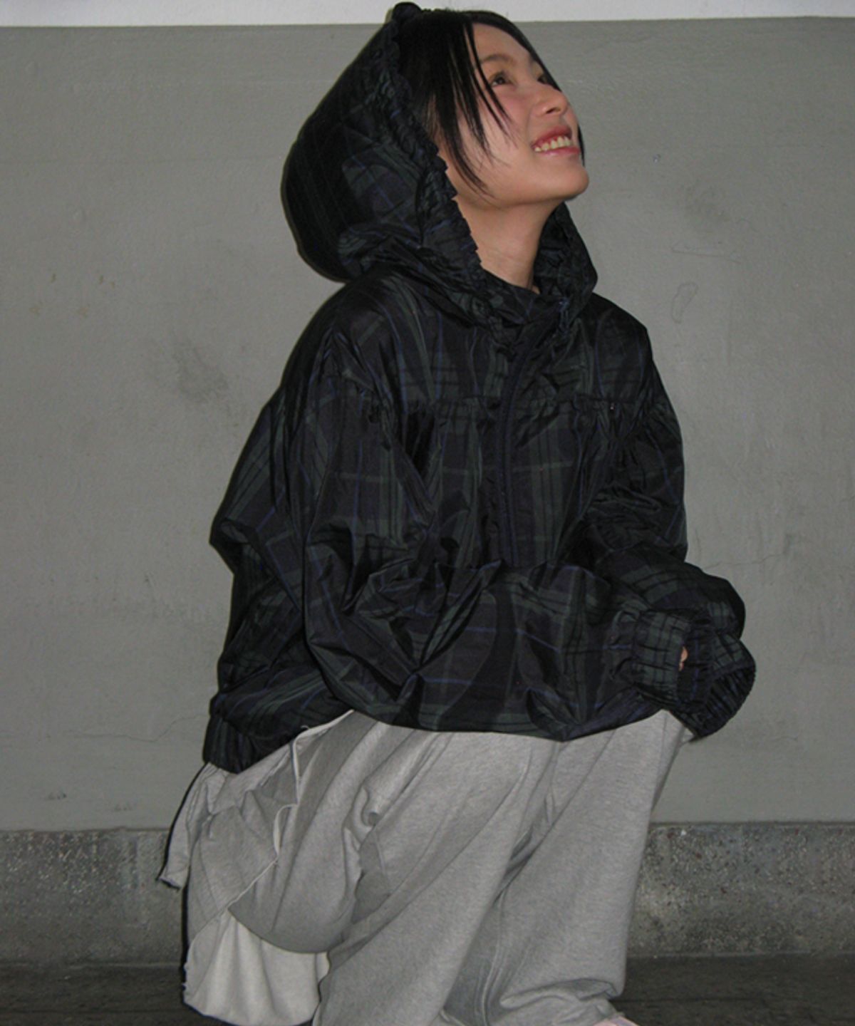 론론(RONRON) PENDANT FRILL HOODIE WIND JUMPER NAVY CHECK