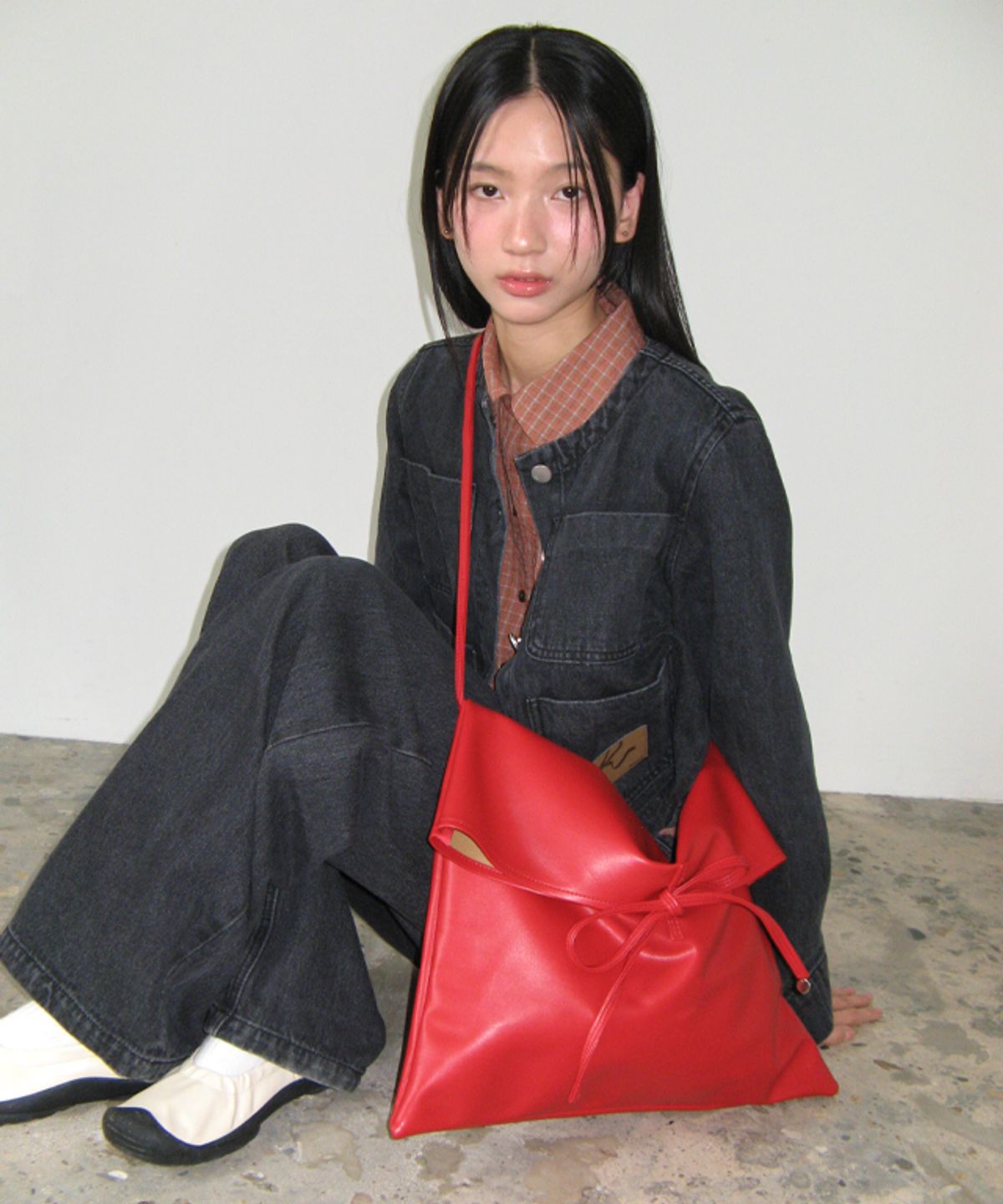 론론(RONRON) NON COLLAR POCKET DENIM JACKET BLACK