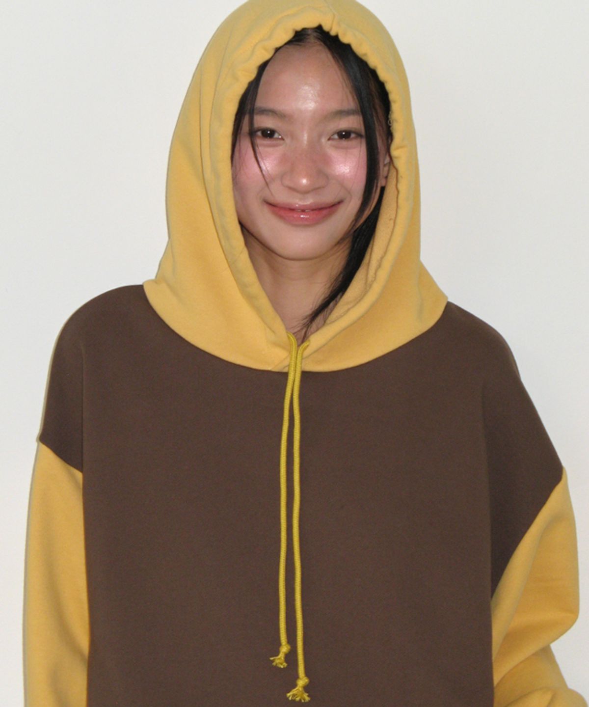 론론(RONRON) BLOCKING HOODIE BROWN MUSTARD