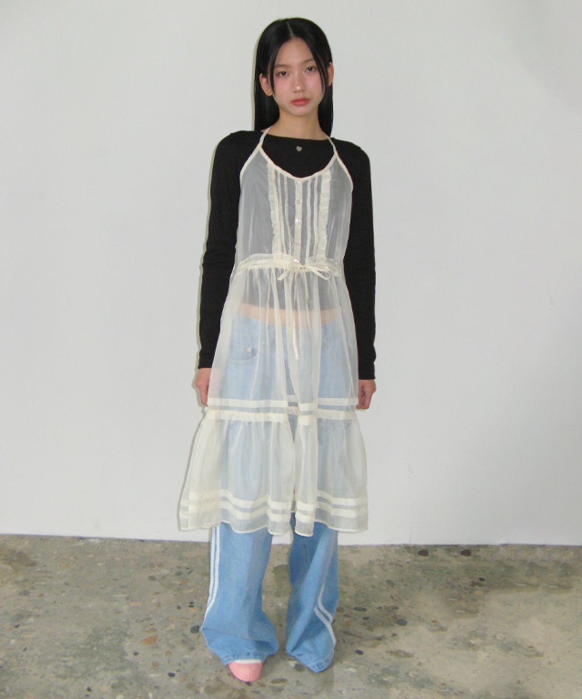 론론(RONRON) HEART BUTTON SHEER LAYERED DRESS CREAM