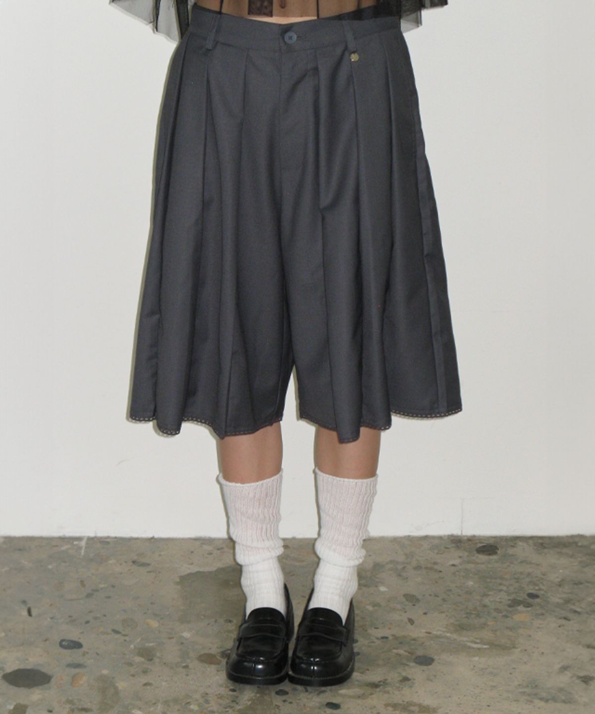 론론(RONRON) PANDENT TORCHON LACE PLEATS WIDE PANTS GREY