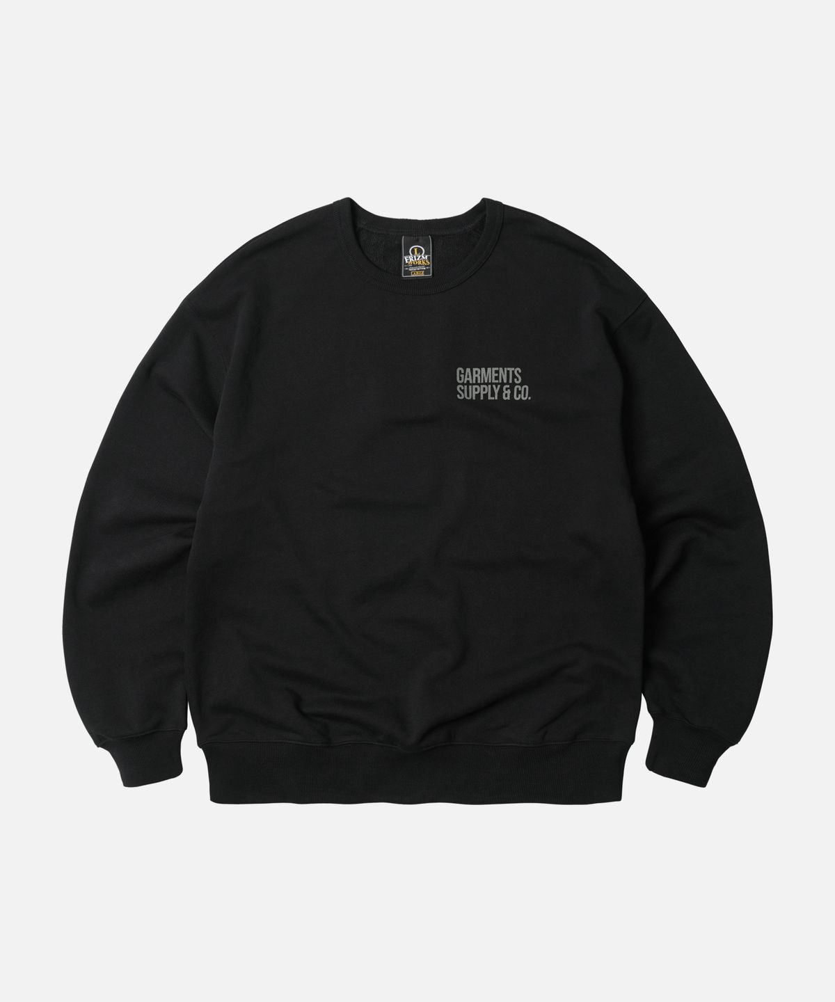 프리즘웍스(FRIZMWORKS) SERVICE LABEL SWEATSHIRT _ BLACK