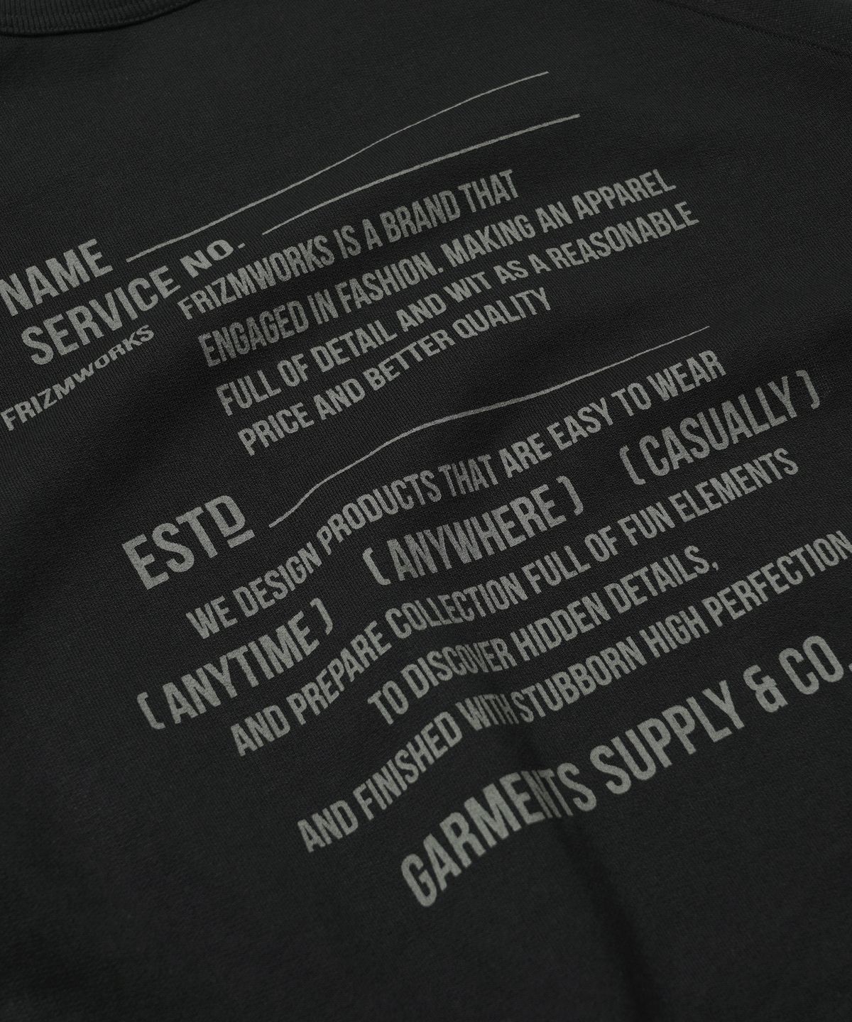 프리즘웍스(FRIZMWORKS) SERVICE LABEL SWEATSHIRT _ BLACK