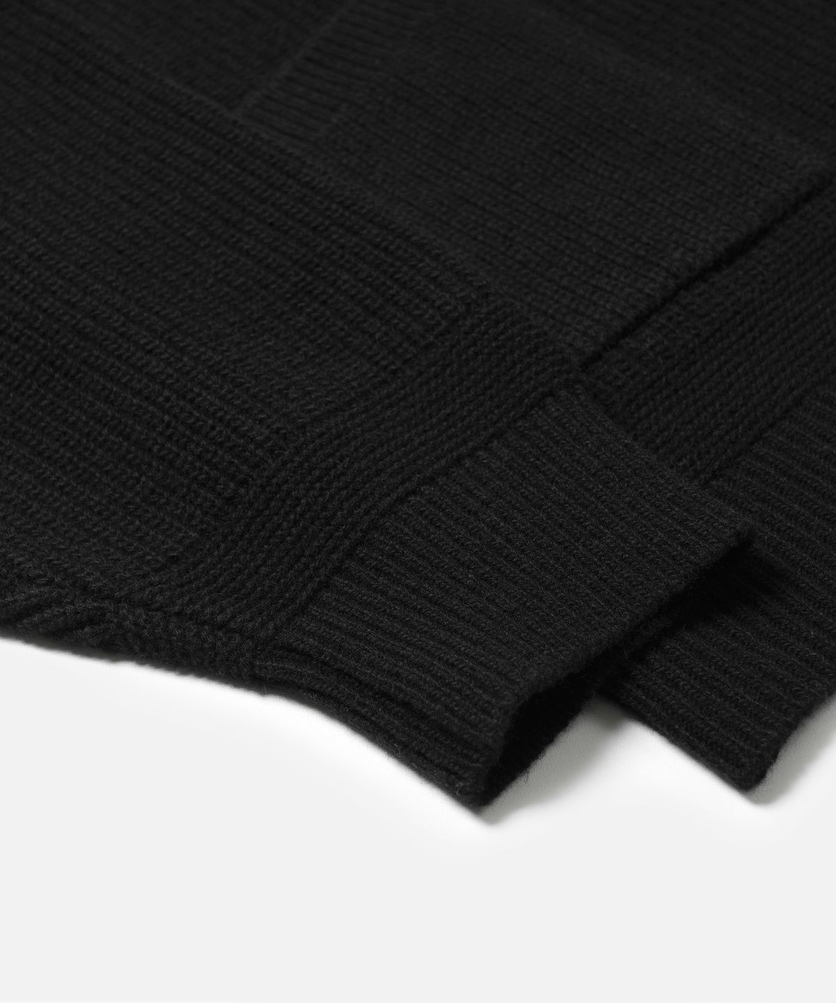 프리즘웍스(FRIZMWORKS) WOOL DECK ZIP UP CARDIGAN _ BLACK