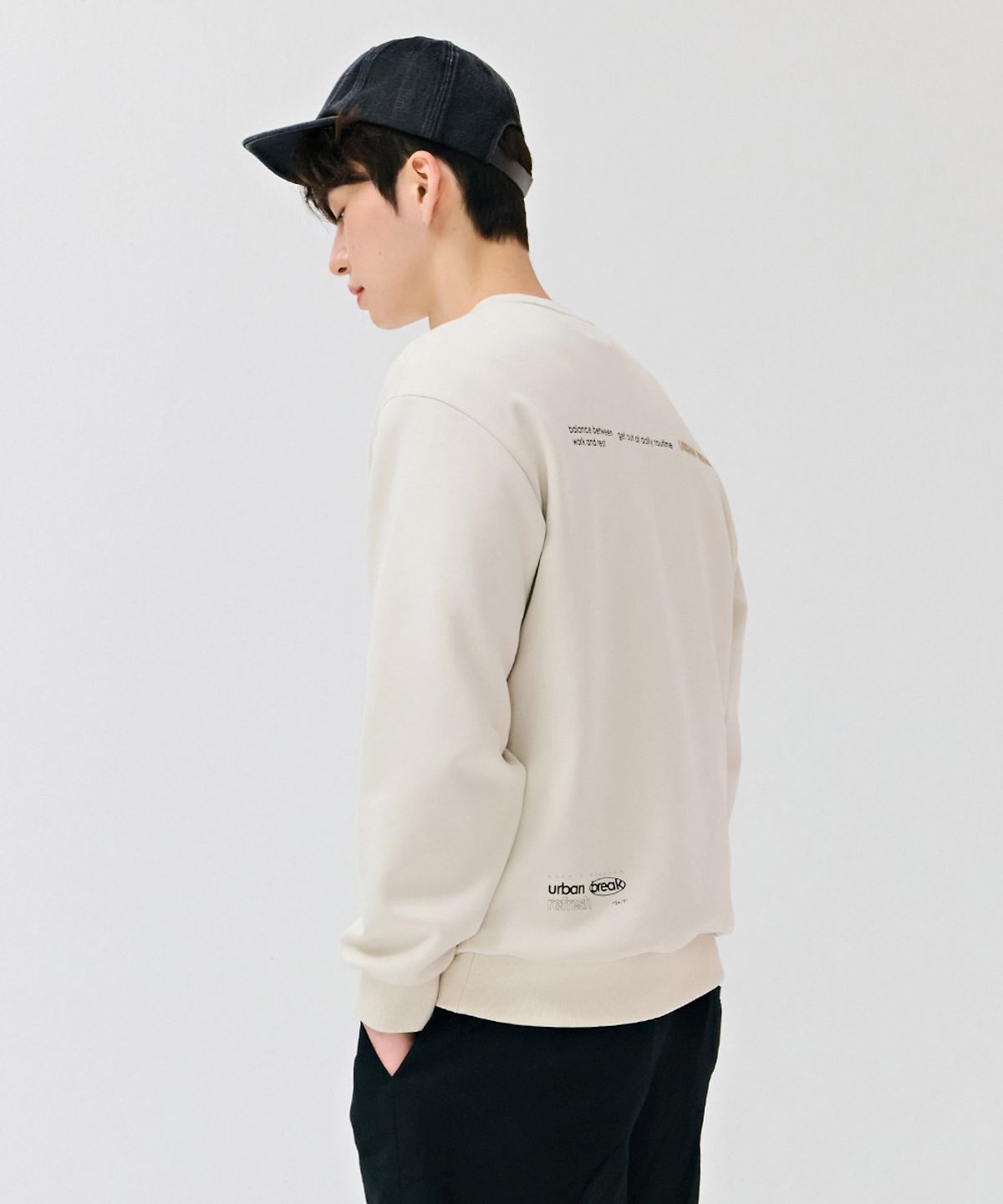 체이스컬트(CHASECULT) 남성 레터링 그래픽 맨투맨 티셔츠-베이지