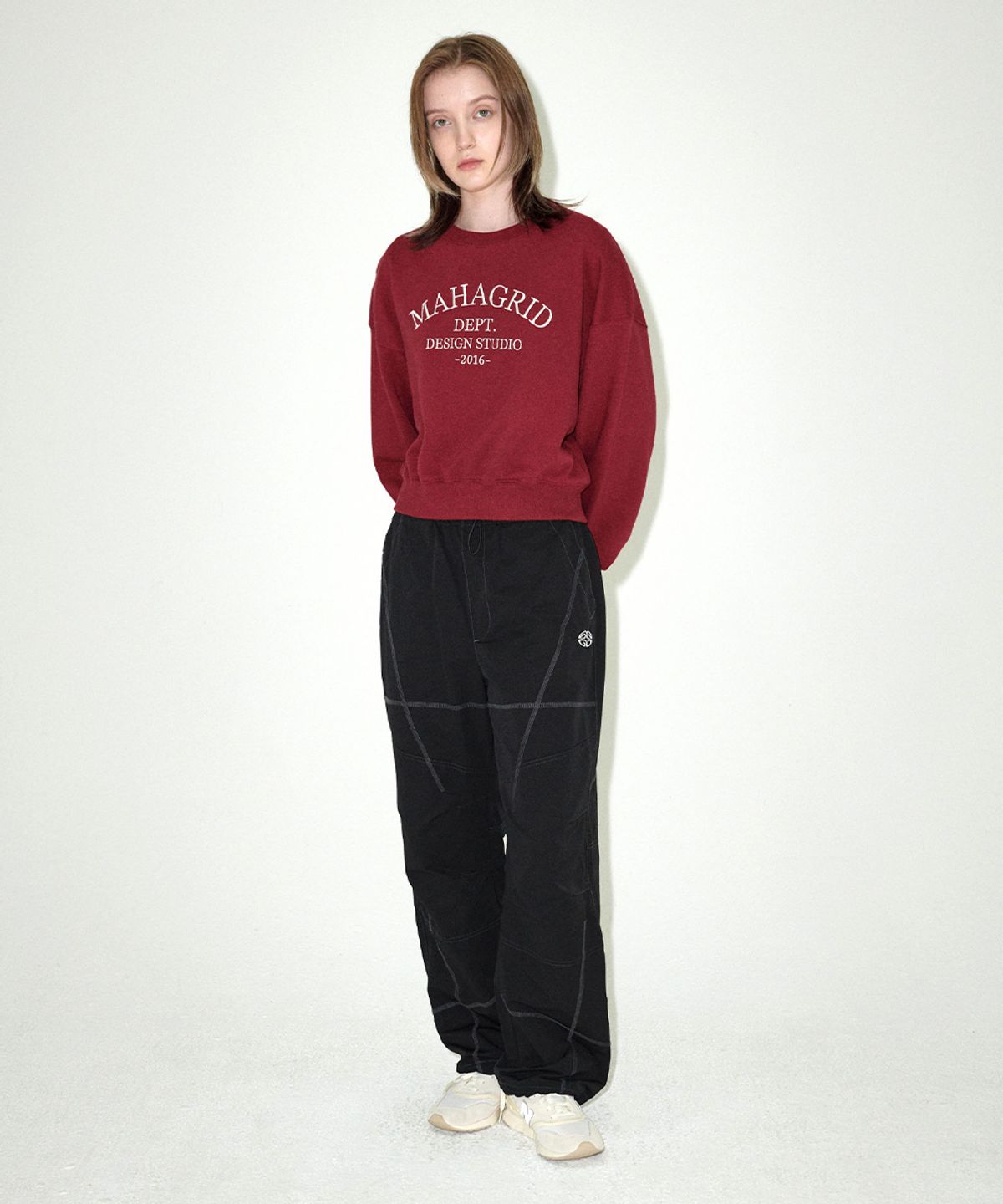 마하그리드(MAHAGRID) ARCH DEPT CROP SWEATSHIRT BURGUNDY(MG2EFFM468A)