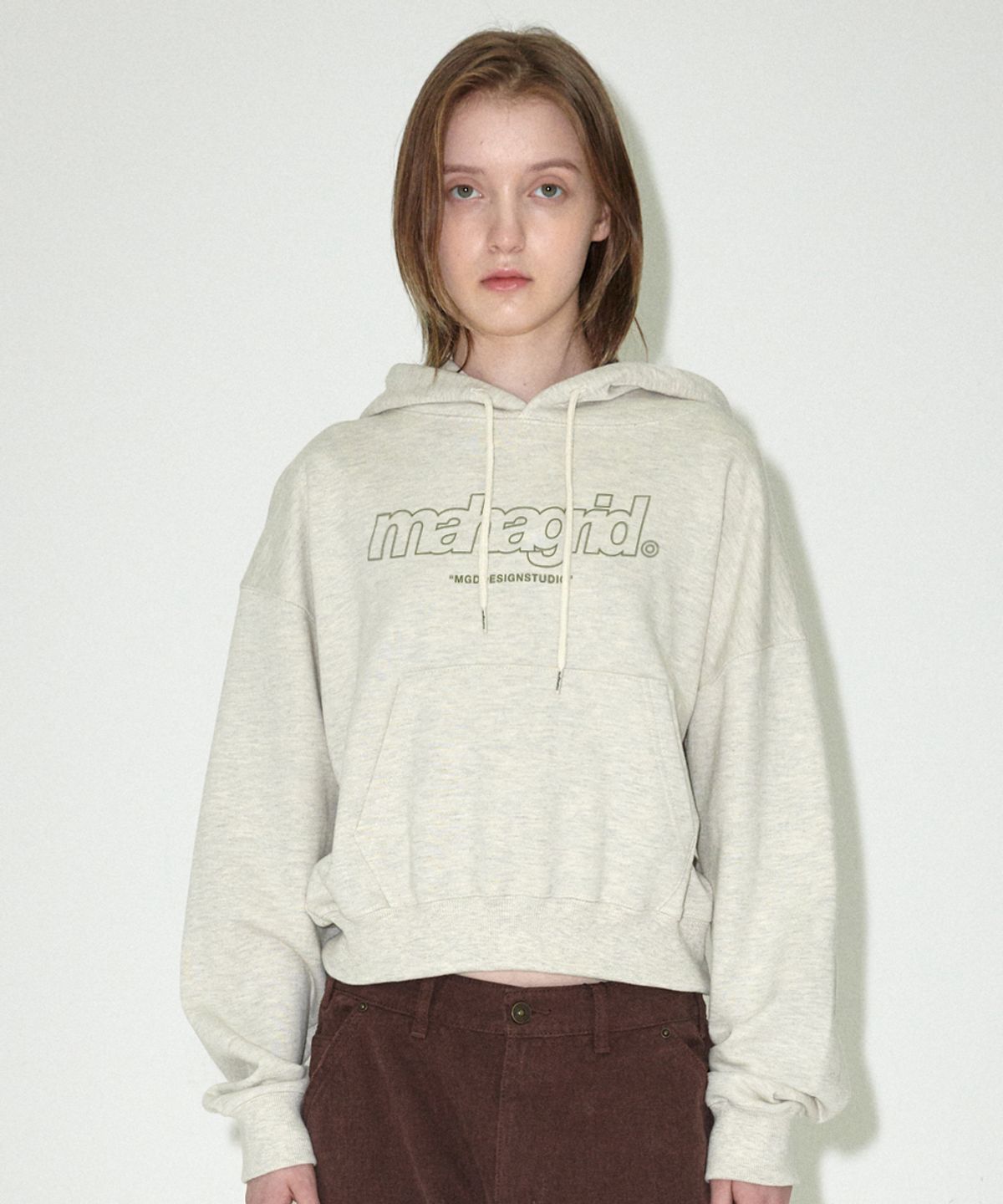 마하그리드(MAHAGRID) THIRD LOGO CROP HOODIE_4colors