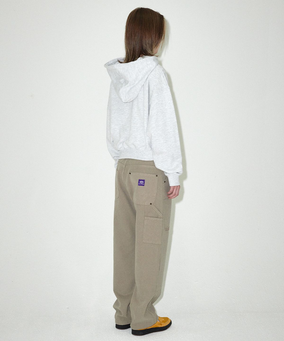 마하그리드(MAHAGRID) VARSITY LOGO CROP HOODIE LIGHT GREY(MG2EFFM434A)