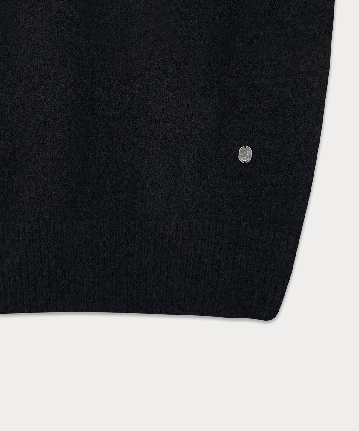썸웨어버터(SOMEWHEREBUTTER) Emma Half Puff Knit - Black