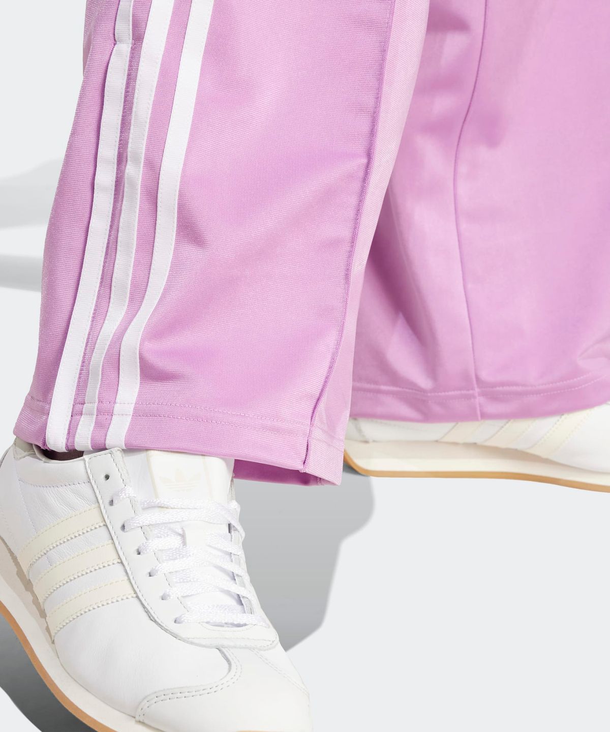 아디다스(ADIDAS) 파이어버드 루즈 트랙 팬츠 - 프리러브퍼플 / IY4719