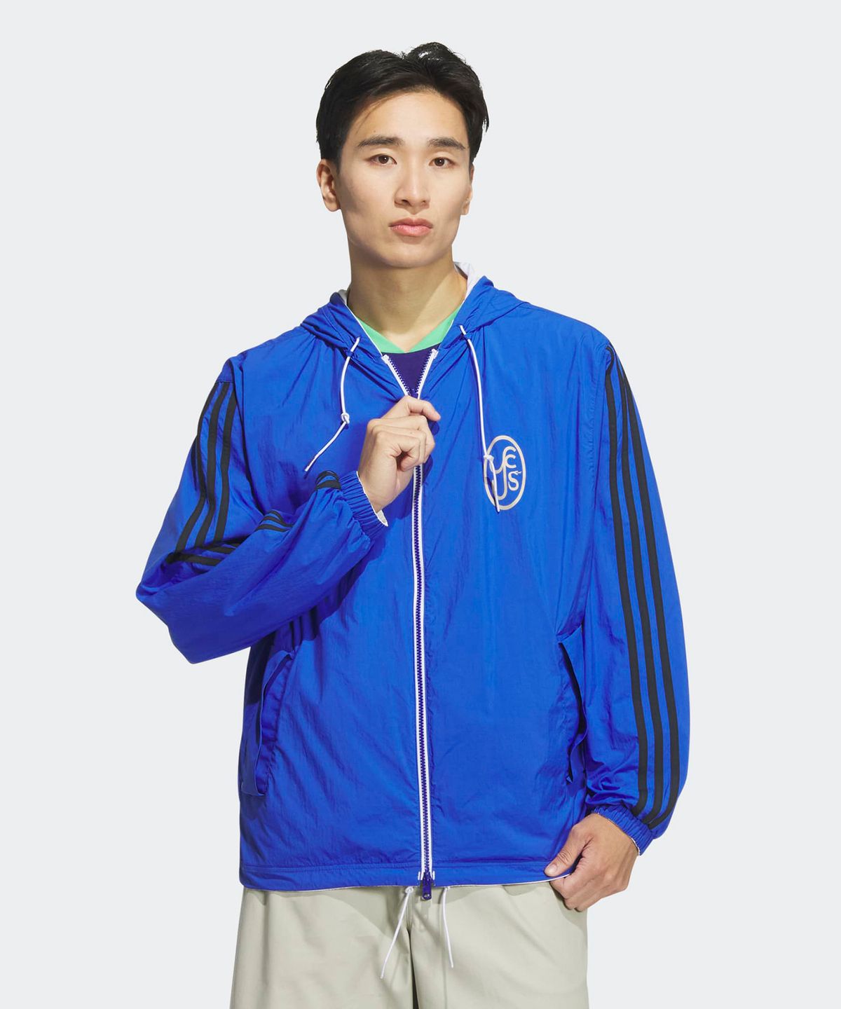 아디다스(ADIDAS) 아디다스 x YESEYESEE 리버서블 자켓 - 화이트:블루 / JN5817
