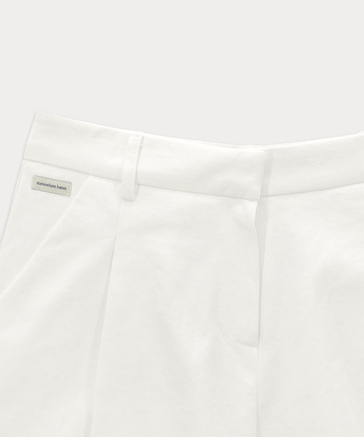 썸웨어버터(SOMEWHEREBUTTER) Peach Cotton Short pants - Ivory