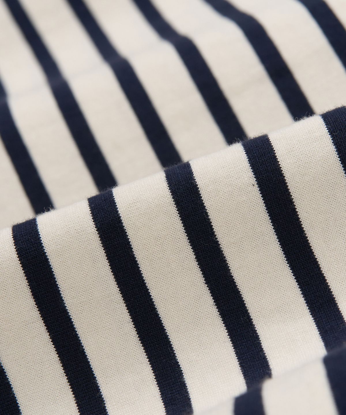 엑스컨테이너(EXCONTAINER) 루즈핏 스트라이프 롱슬리브 (IVORY/NAVY)