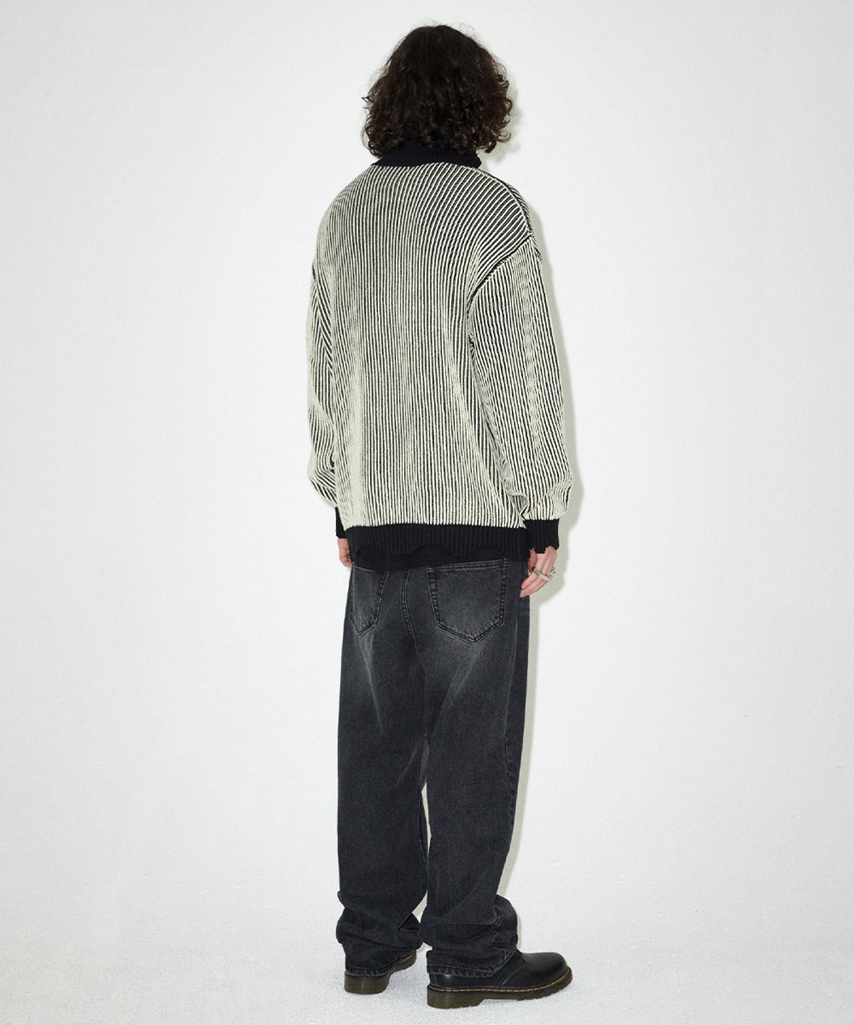 마하그리드(MAHAGRID) CUTTING CONTRAST HALF ZIP-UP KNIT IVORY(MG2EFMK641A)