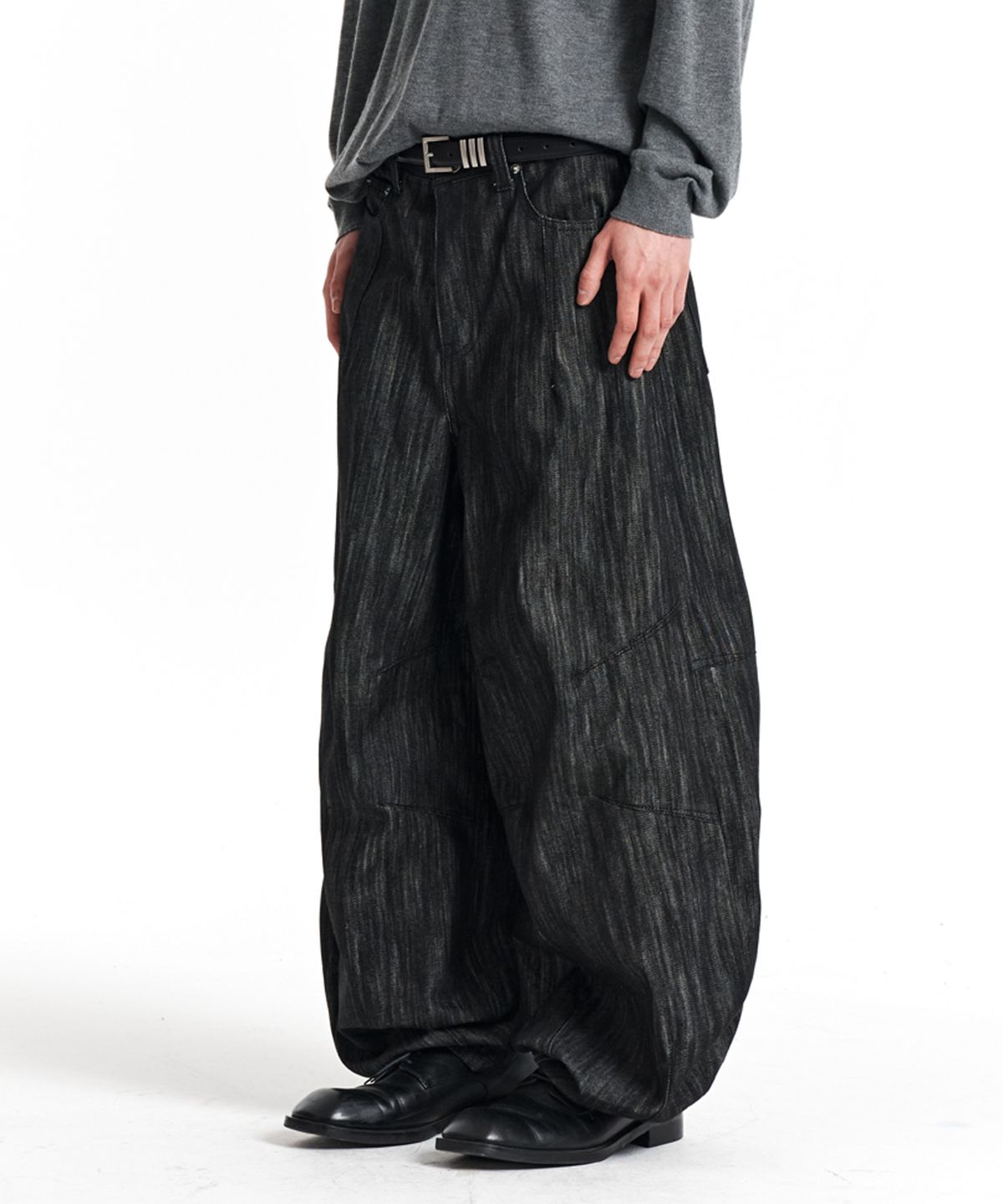 기철(KICHUL) FLOWING WAVE BALLOON DENIM PANTS (RAW BLACK)