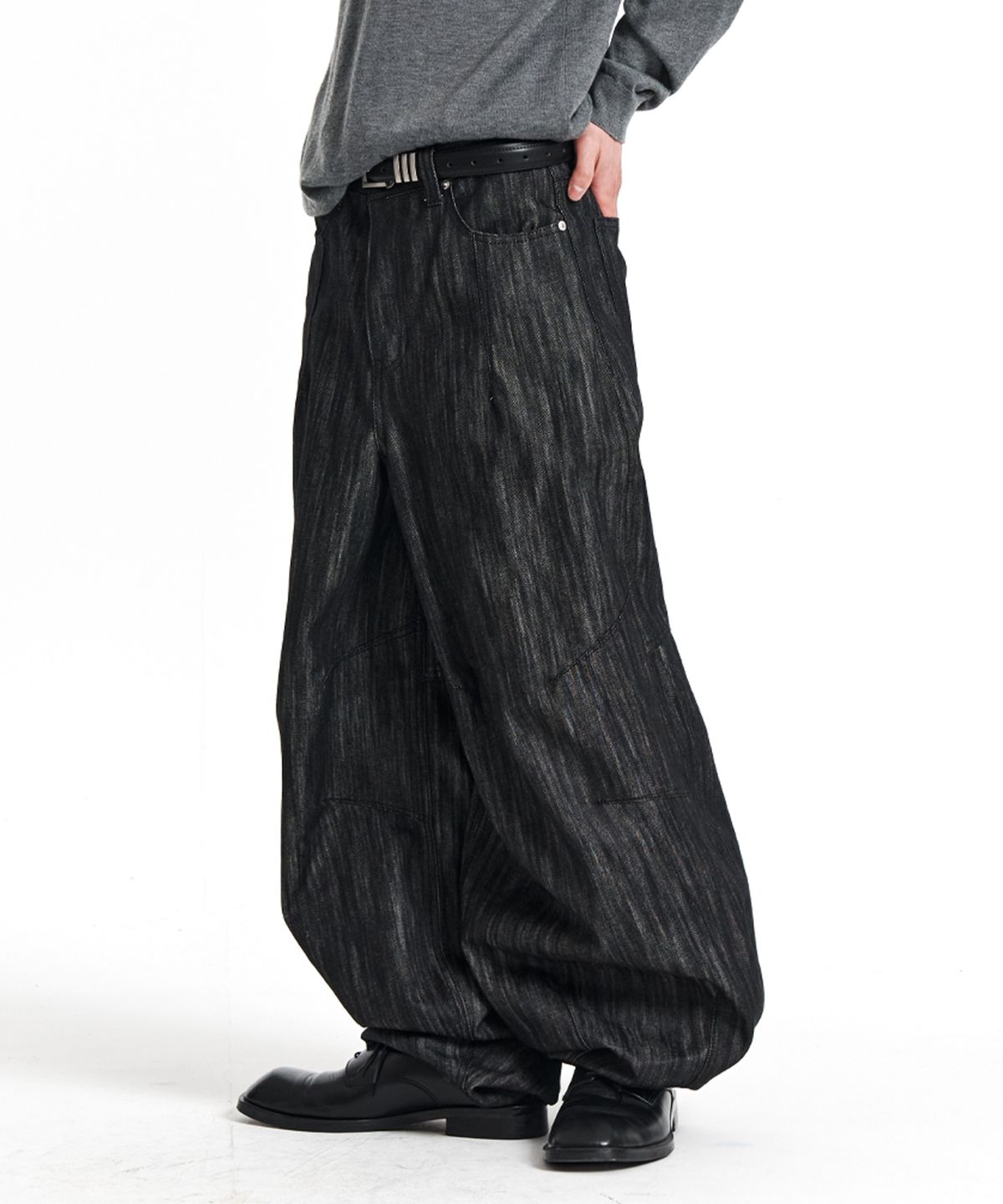기철(KICHUL) FLOWING WAVE BALLOON DENIM PANTS (RAW BLACK)