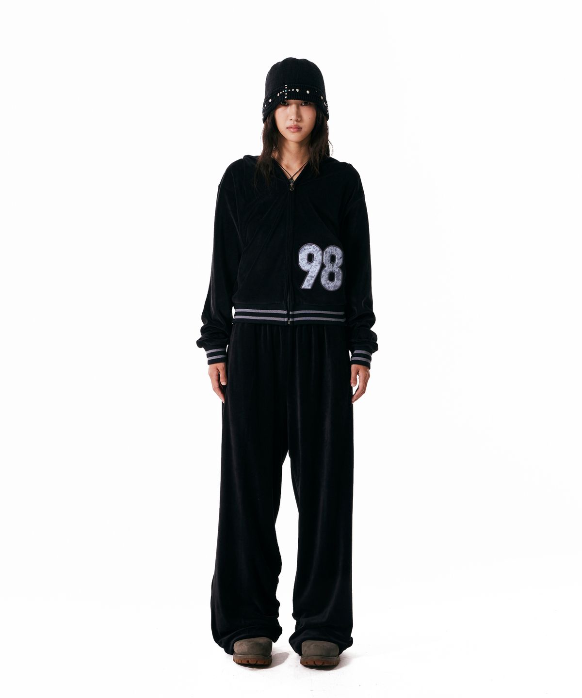 아캄(AAKAM) 98 Patch Velour Pants (Black)