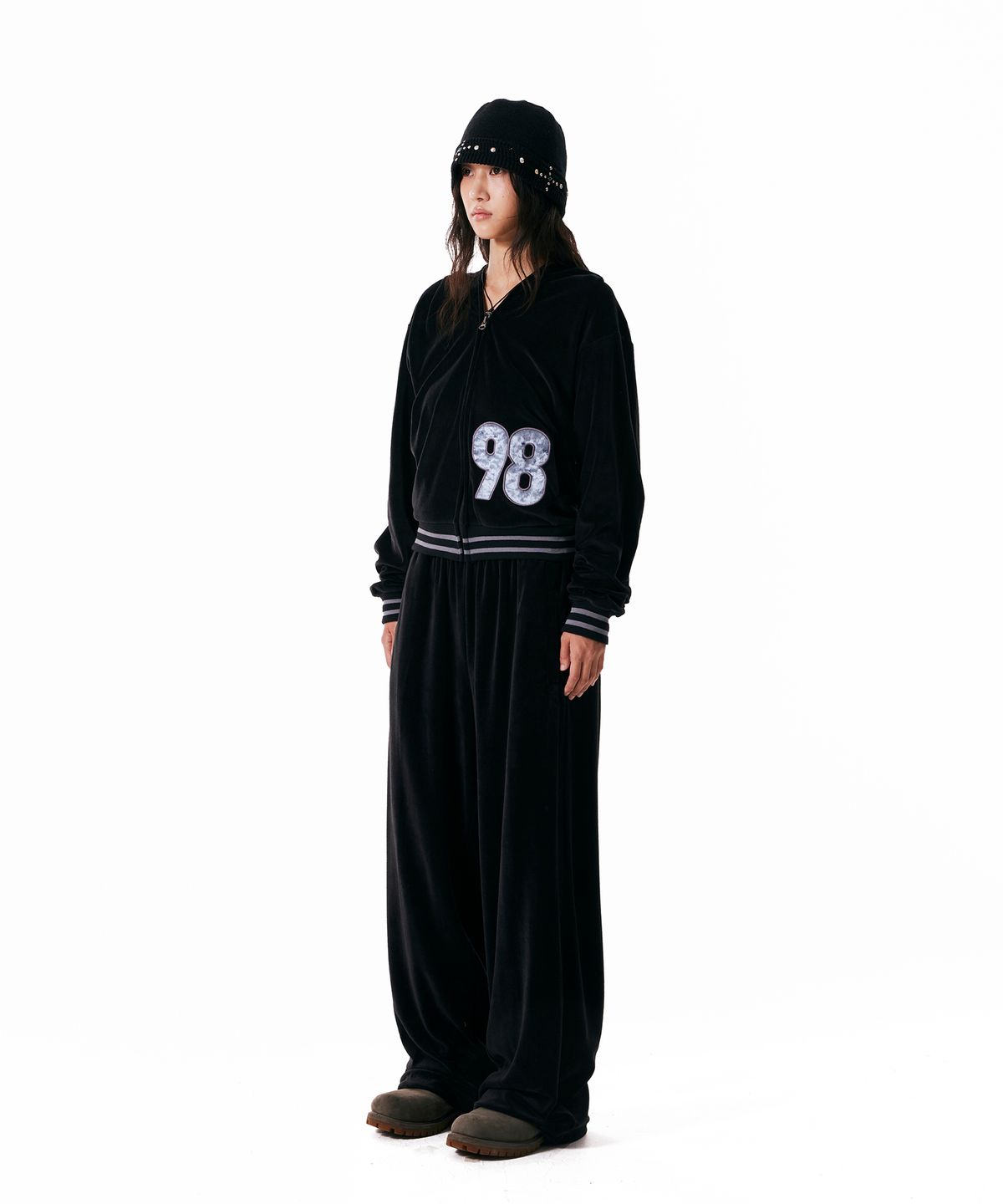 아캄(AAKAM) 98 Patch Velour Pants (Black)
