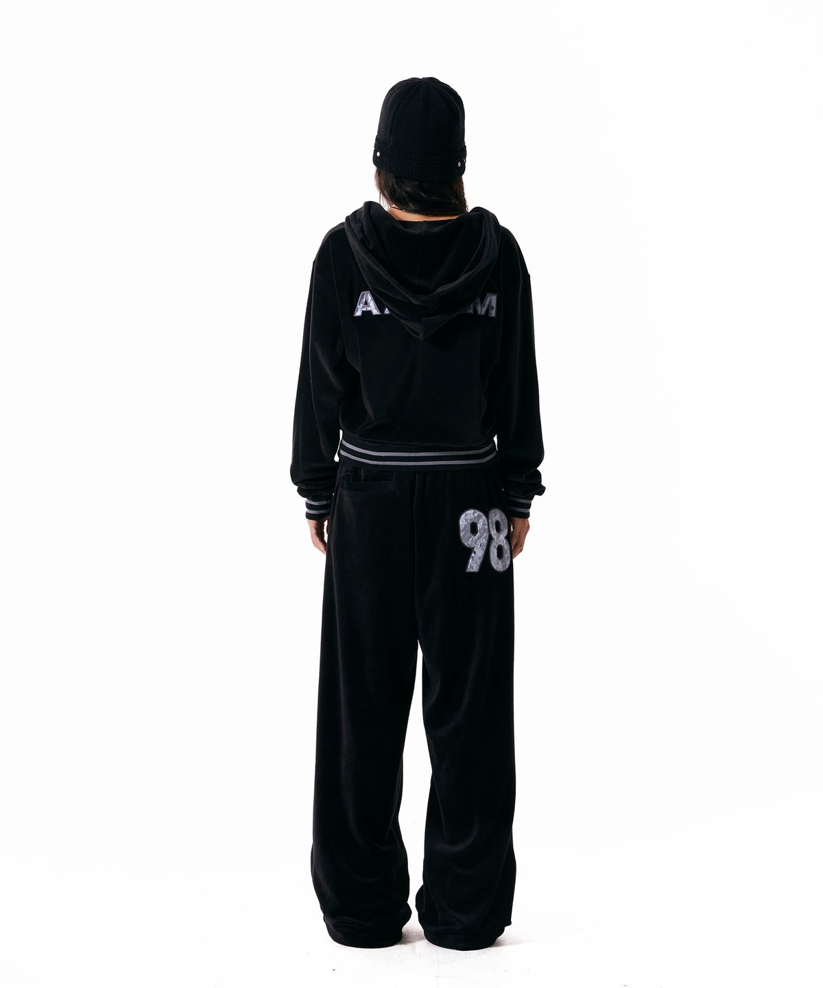 아캄(AAKAM) 98 Patch Velour Pants (Black)