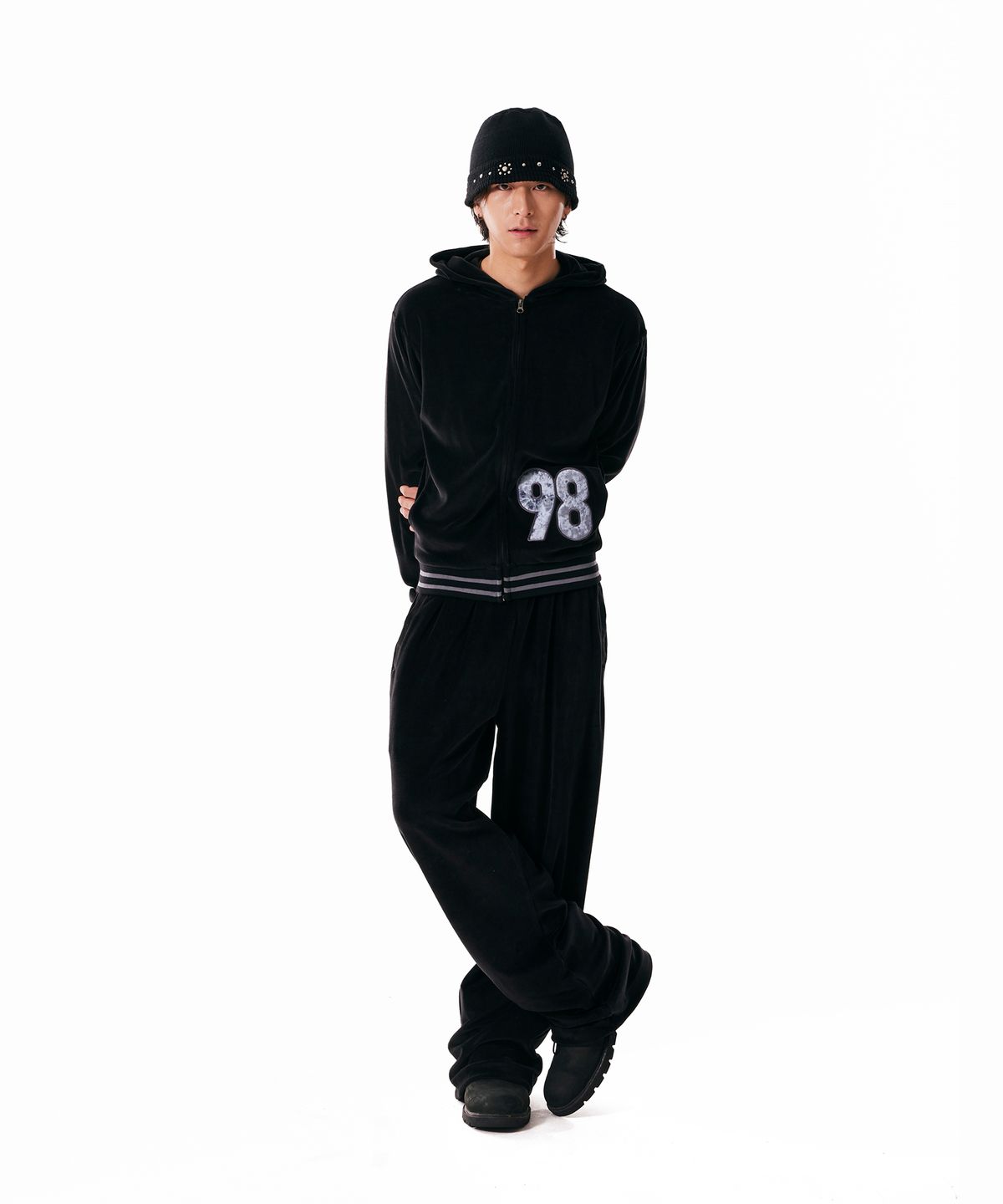 아캄(AAKAM) 98 Patch Velour Pants (Black)