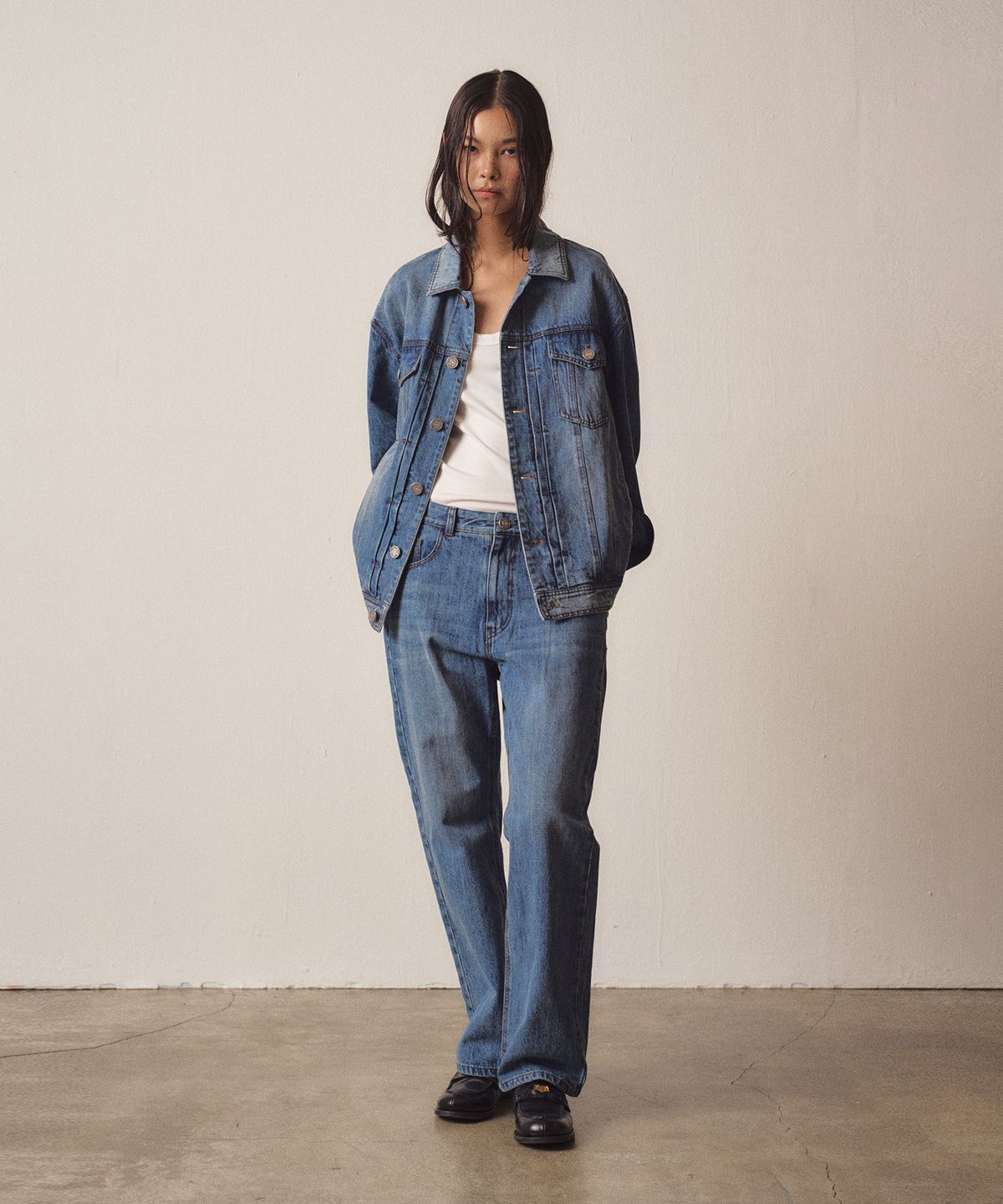 이지오 우먼(EZIO WOMEN) W Blue Washed Denim Pants