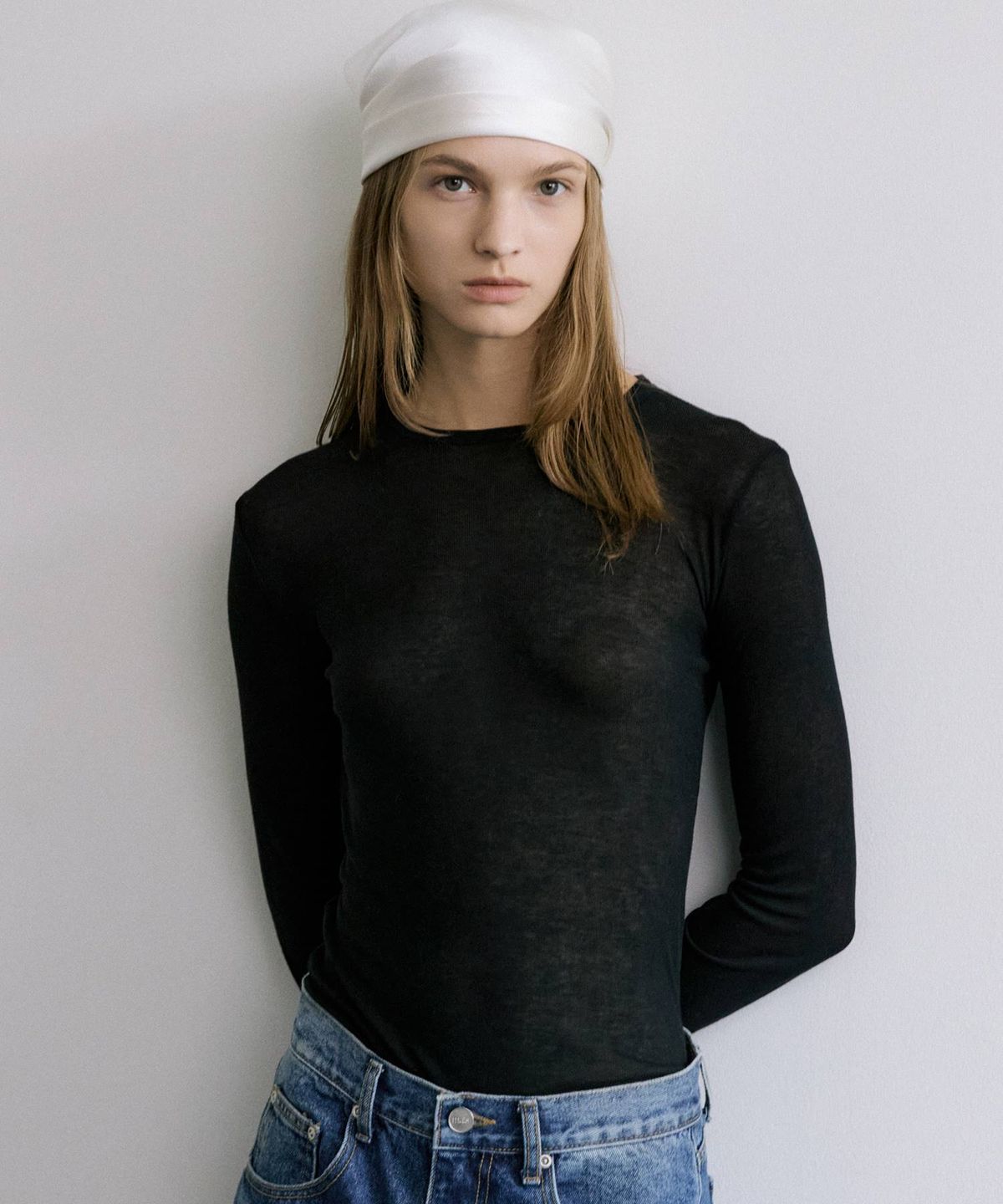 마이스(MAIS) WOOL TENCEL ROUND NECK TEE / BLACK