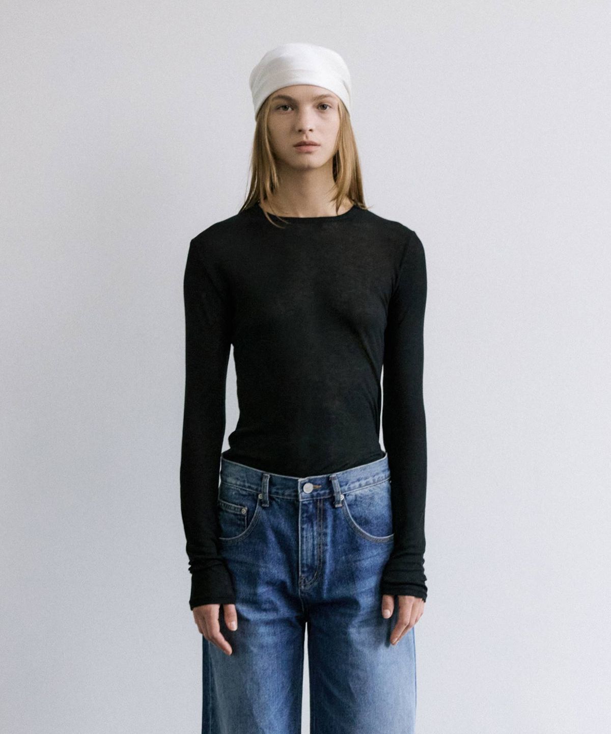 마이스(MAIS) WOOL TENCEL ROUND NECK TEE / BLACK
