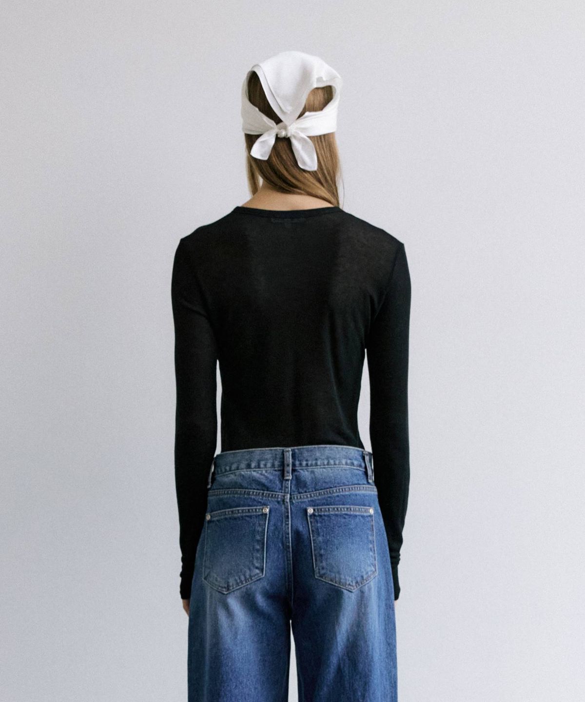 마이스(MAIS) WOOL TENCEL ROUND NECK TEE / BLACK