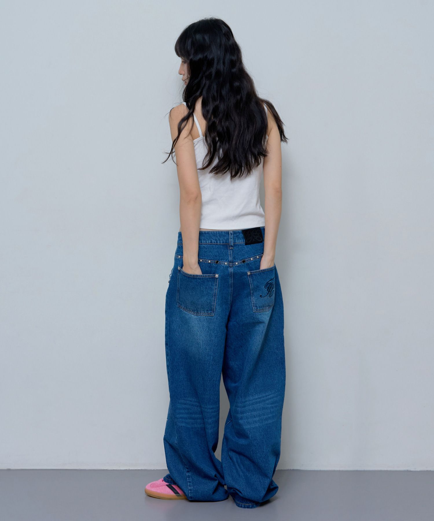 [FANCY CLUB] BOHEMIAN STUDDED DENIM パンツ★韓国★関税込み★ MUSINSA | FANCY CLUB Bohemian Studded Denim Pants (BLUE)_