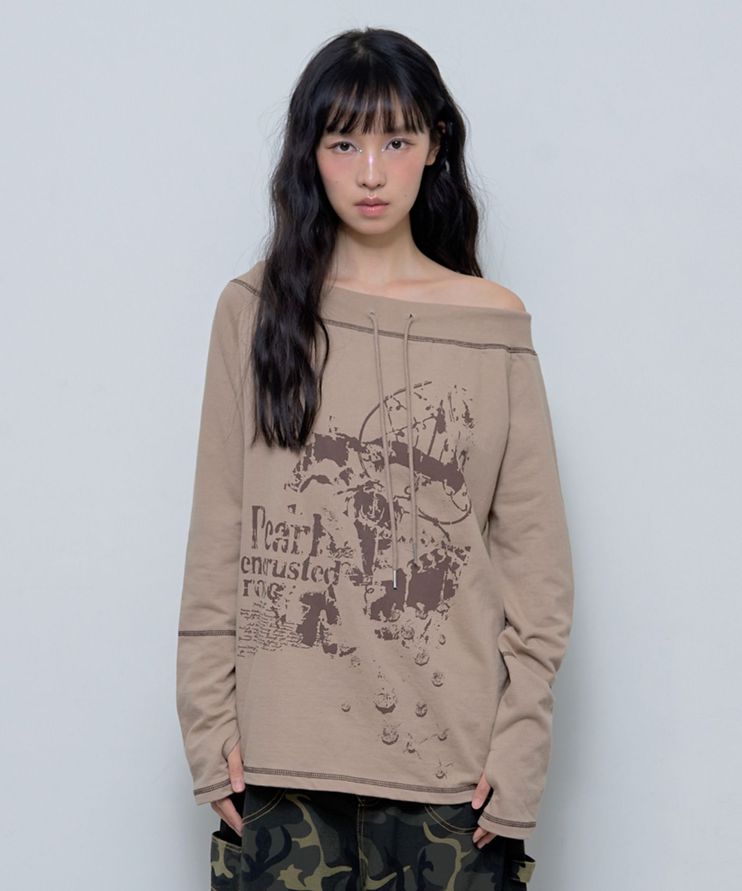 Tシャツ・カットソー NASTY FANCY CLUB PEARL ROSE OFF-SHOULDER 4BFT620 FANCY CLUB | PEARL ROSE OFF-SHOULDER - 엘레강스 블랙 스타일