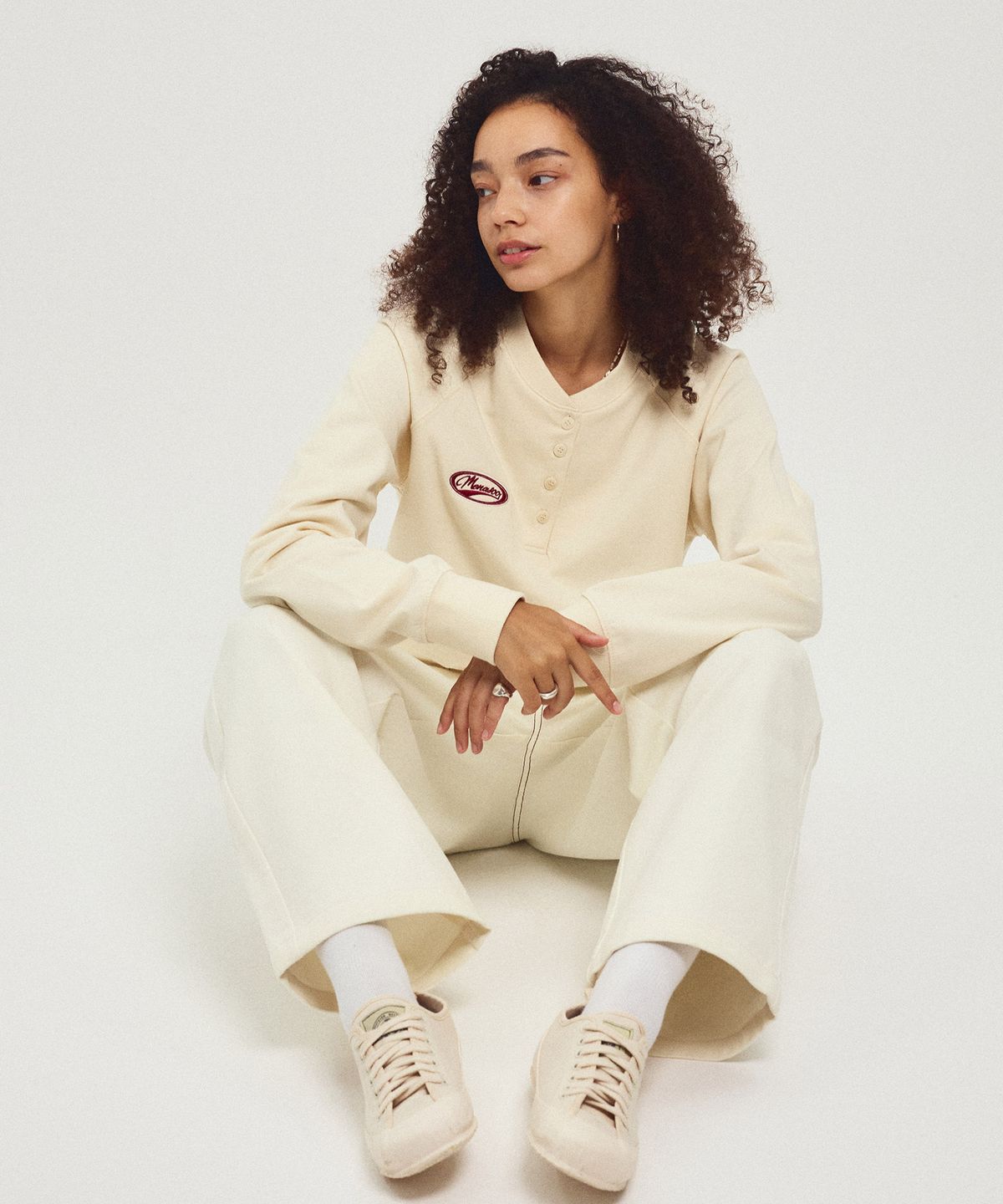 미나수(MENASOO) Henrineck Sweatshirt_Cream