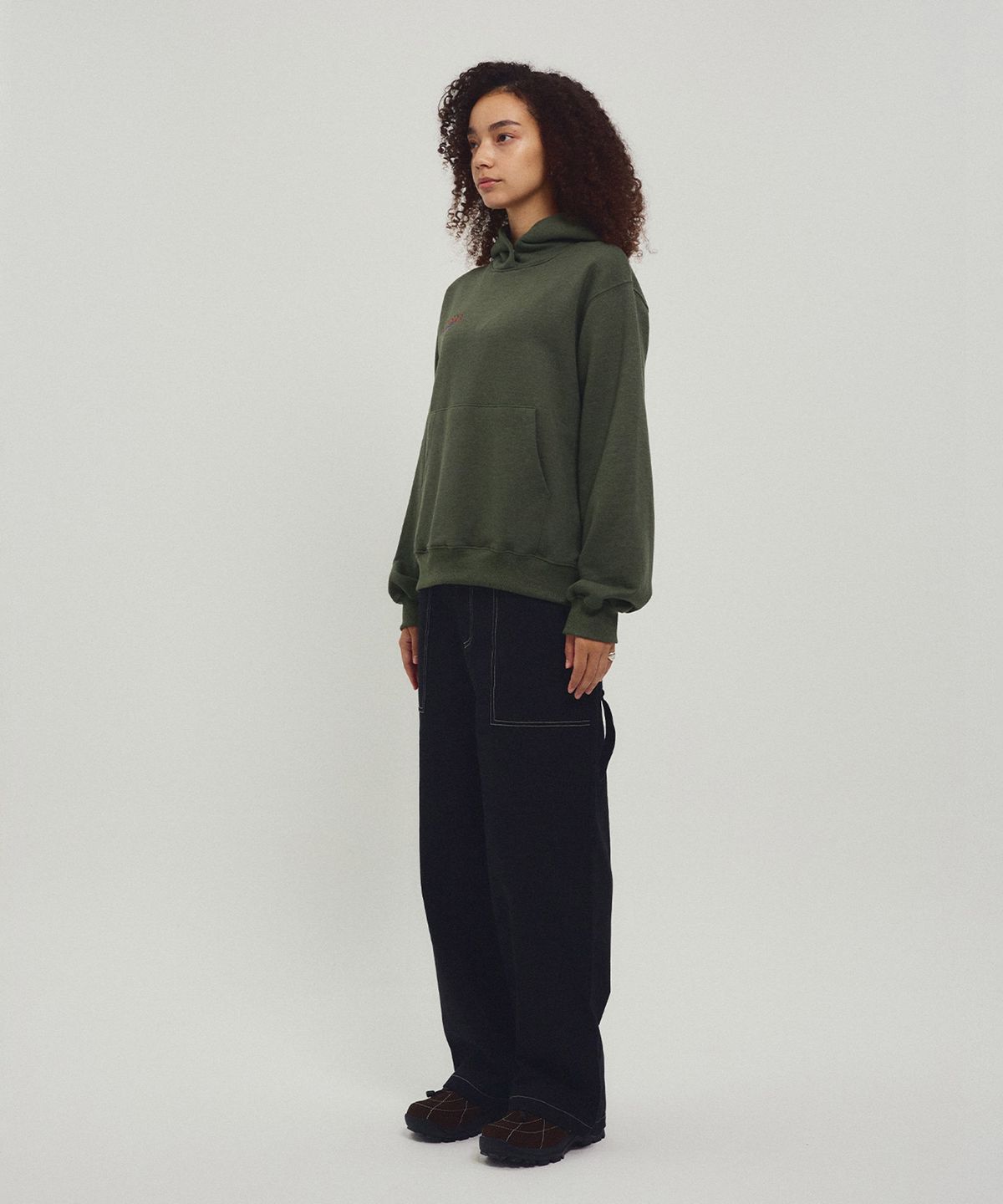 미나수(MENASOO) Menasoo Hearttrack Hoodie_Khaki