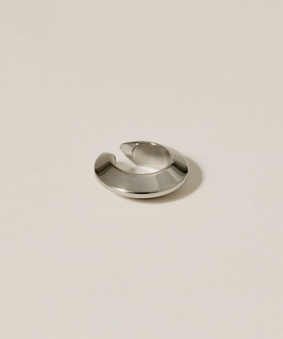 노비스도쿄(NOVICE TOKYO) 디스크 후프 이어 커프[Stainless Steel] Disc Hoop Ear Cuff