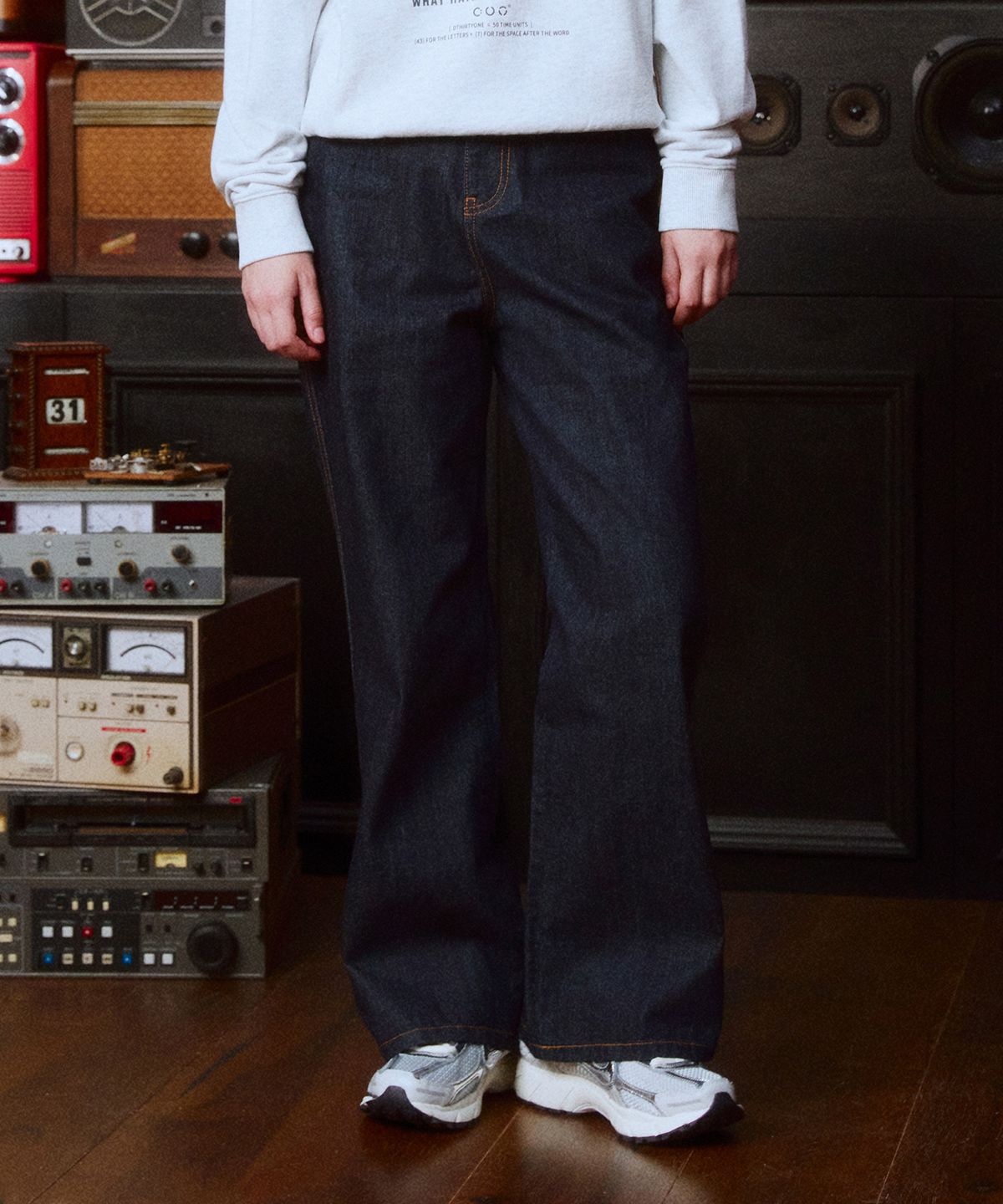 디써티원(DTHIRTYONE) Soft-Flared Denim Pants (INDIGO)