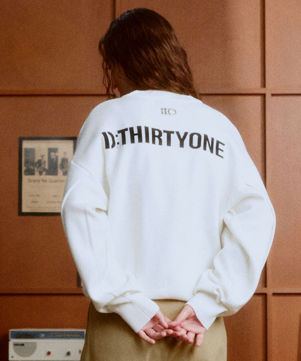 디써티원(DTHIRTYONE) Logo-Jacquard Sweater (OFF WHITE)