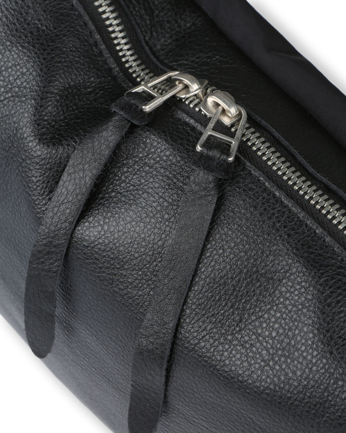 비슬로우(BESLOW) STUDED LEATHER BODY CROSS BAG BLACK