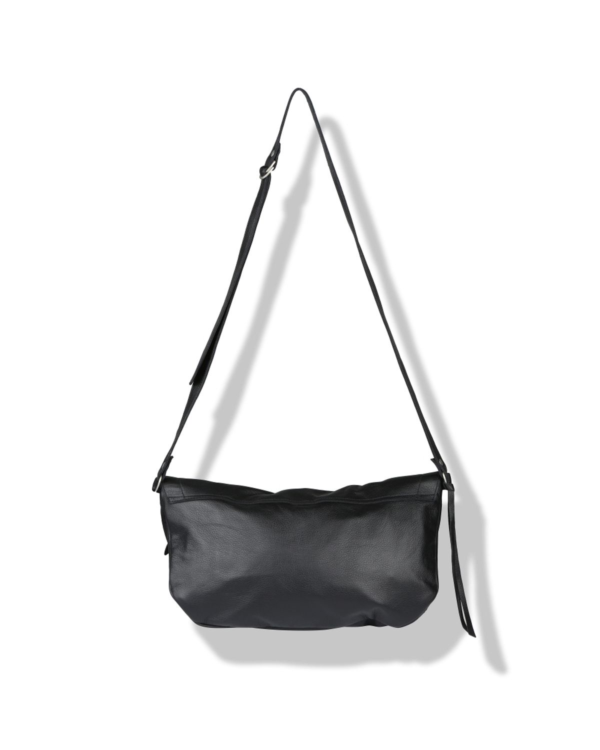 비슬로우(BESLOW) STUDED LEATHER BODY CROSS BAG BLACK
