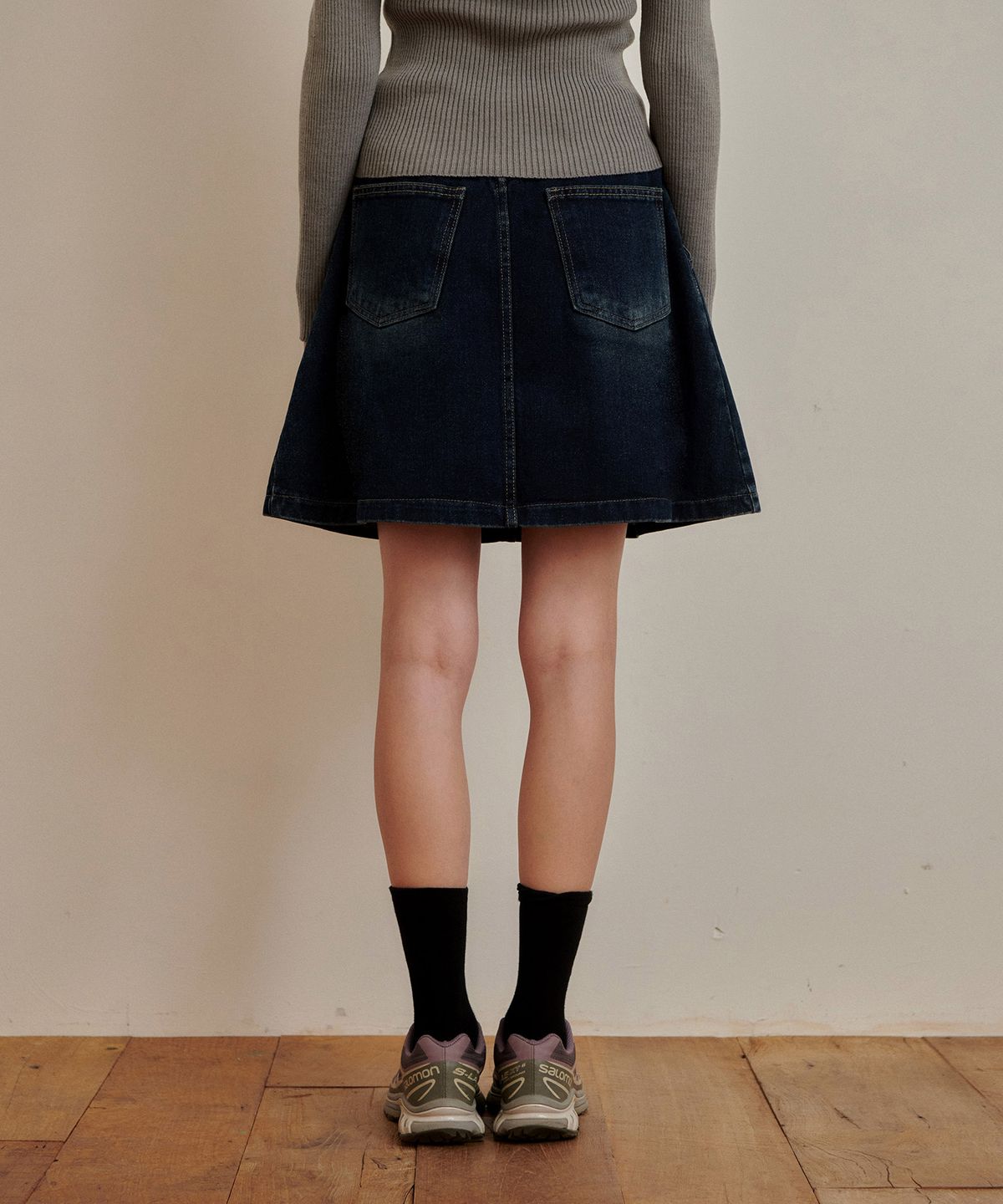 판도라핏(PANDORAFIT) Komo Denim Pleats Mini Skirt