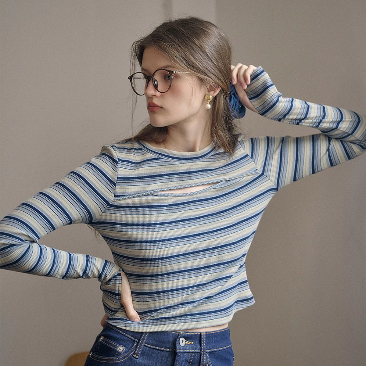심플레트로(SIMPLE RETRO) SR_Cut out striped long sleeve slim top