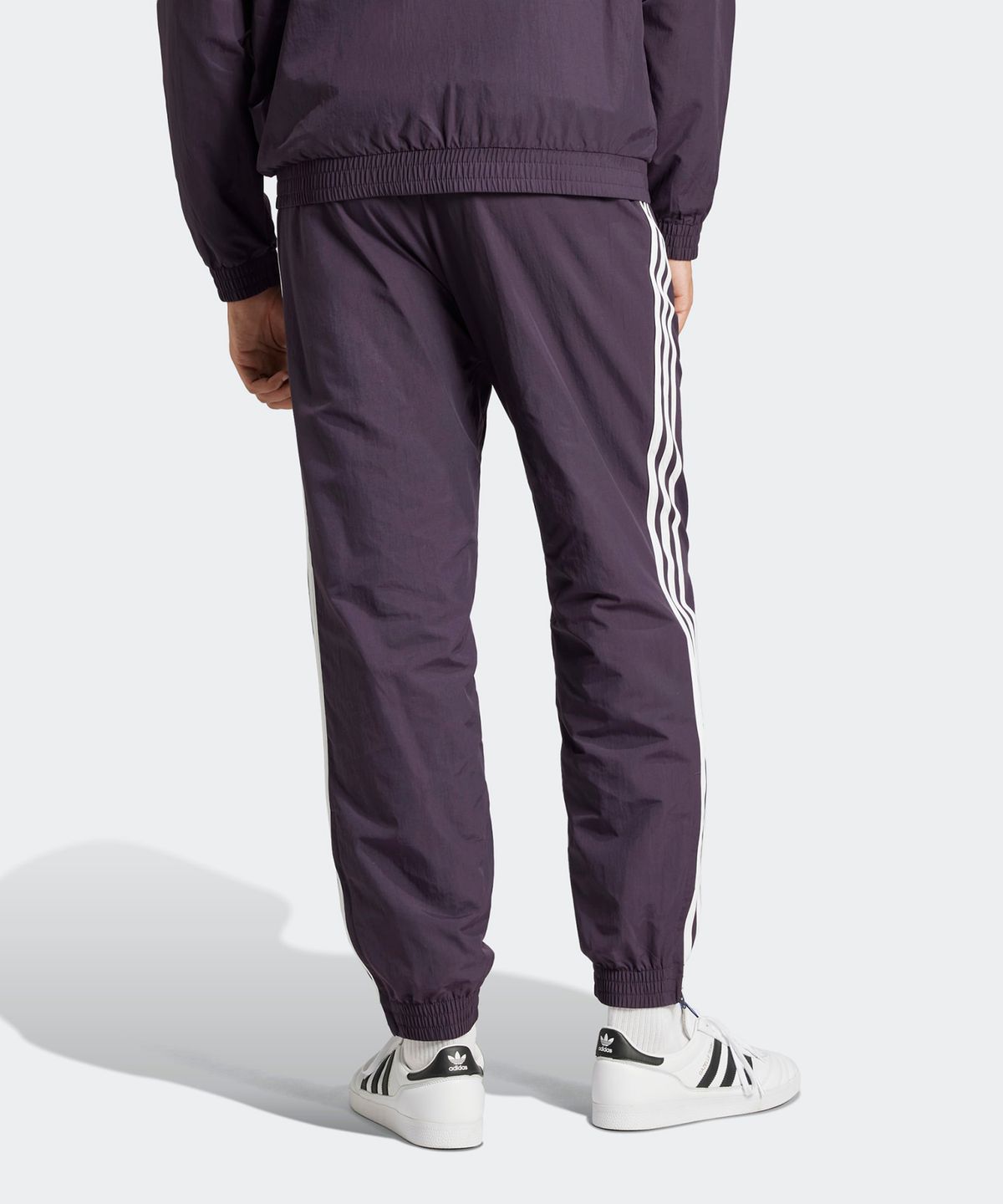 아디다스(ADIDAS) 우븐 파이어버드 트랙 팬츠 - 딥퍼플 / IZ2412