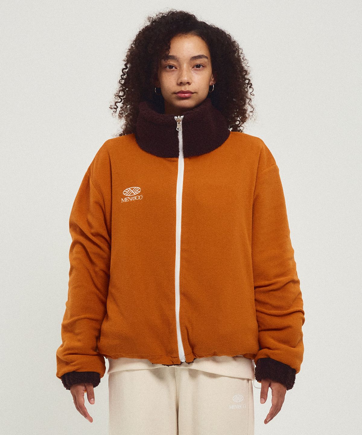 미나수(MENASOO) Fleece Color Reversible Jumper_Brown
