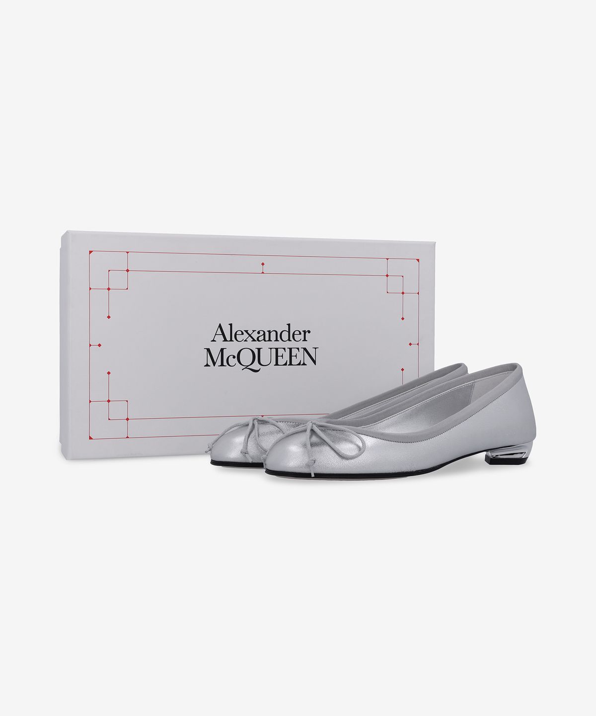 알렉산더 맥퀸(ALEXANDER McQUEEN) 아르마딜로 발레 플랫 슈즈 - 실버 / 797579WIG518100