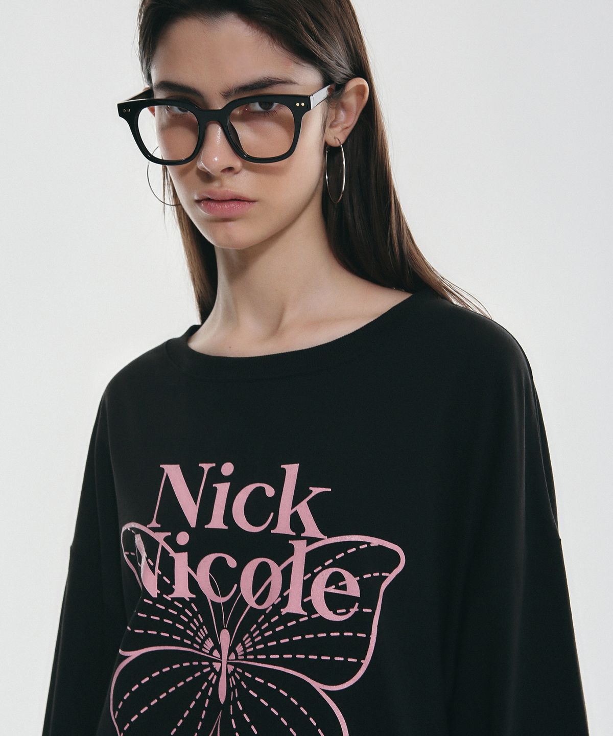 닉앤니콜(NICK&NICOLE) BUTTERFLY SIGNATURE LS TOP_BLACK PINK