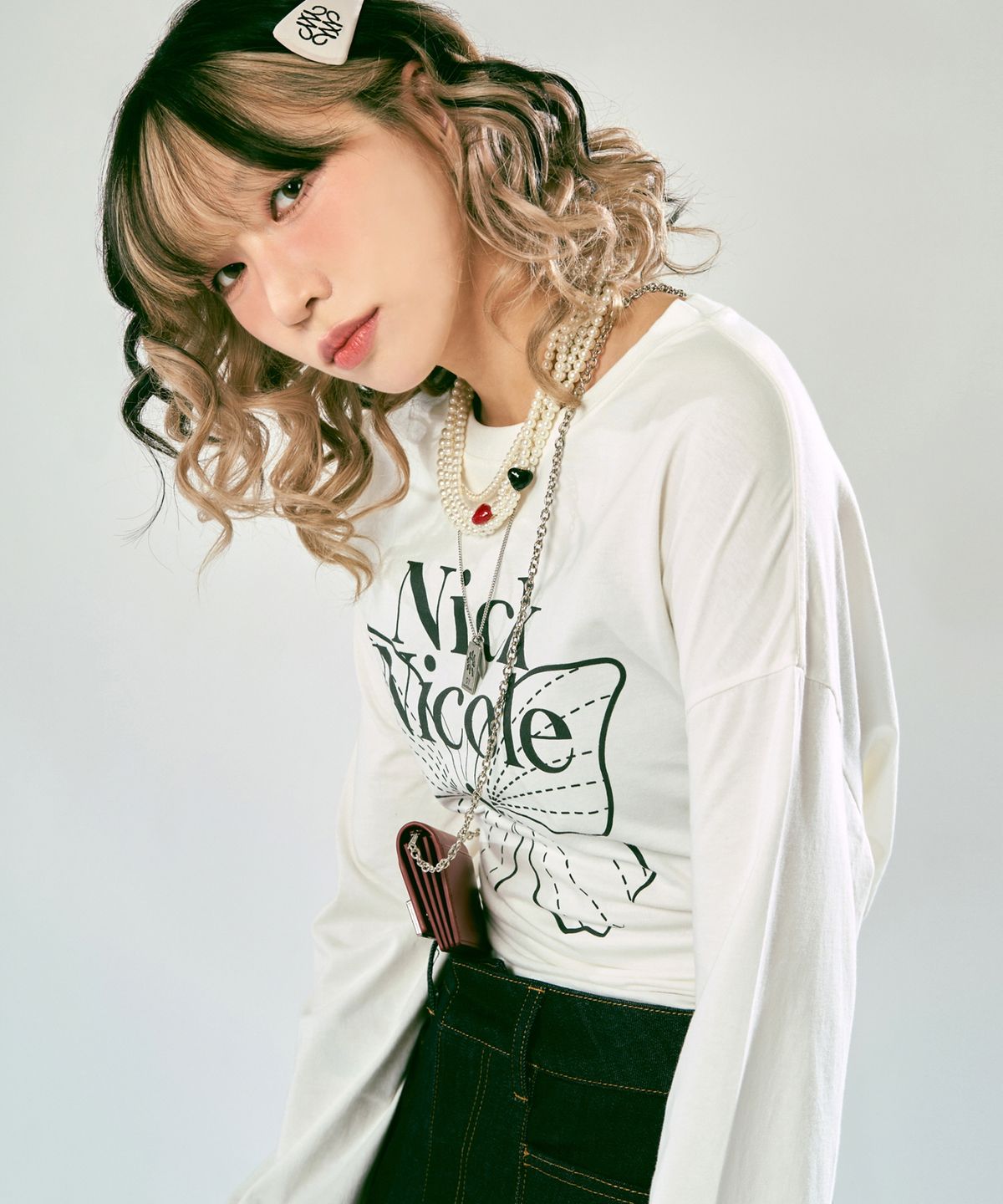 닉앤니콜(NICK&NICOLE) BUTTERFLY SIGNATURE LS TOP_WHITE BLACK